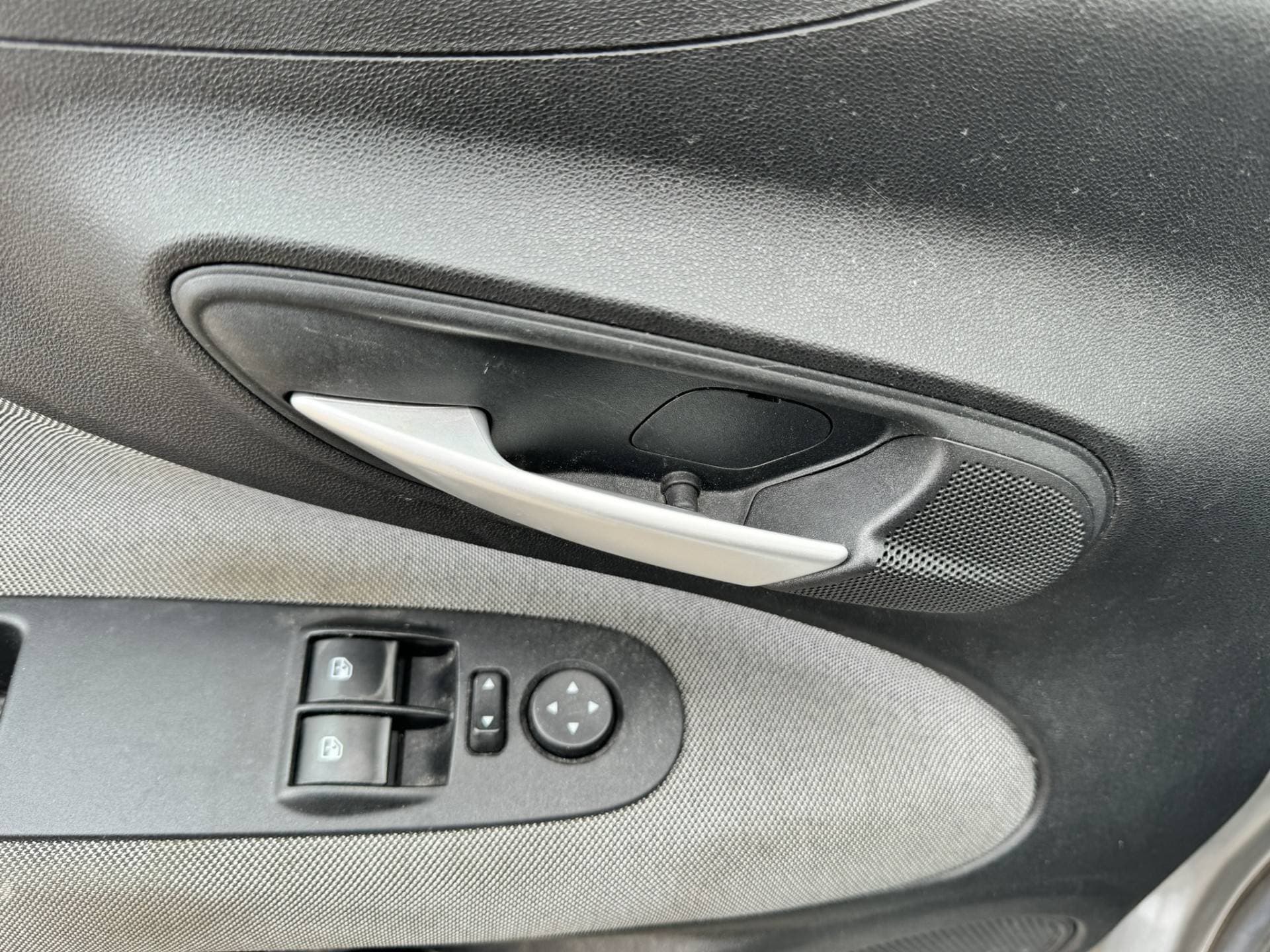 Fiat Punto thumbnail 10