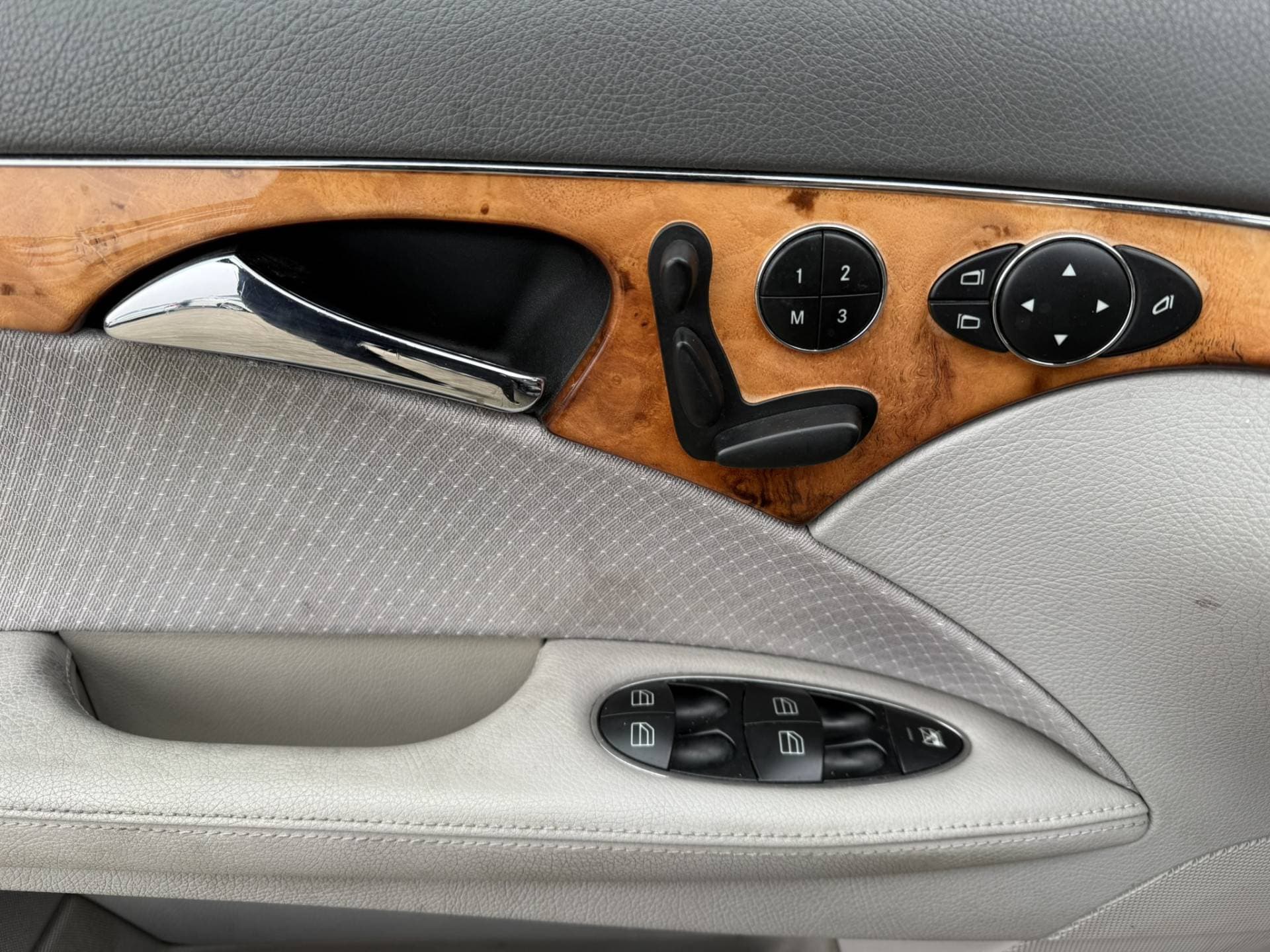 Mercedes-Benz E-Klasse thumbnail 14