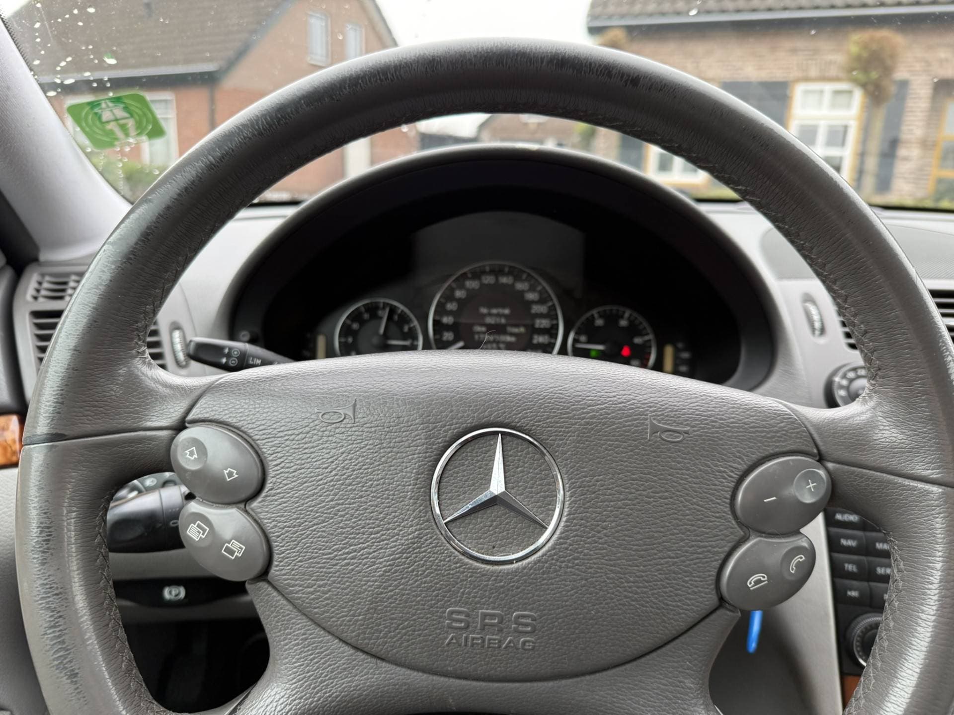 Mercedes-Benz E-Klasse thumbnail 16