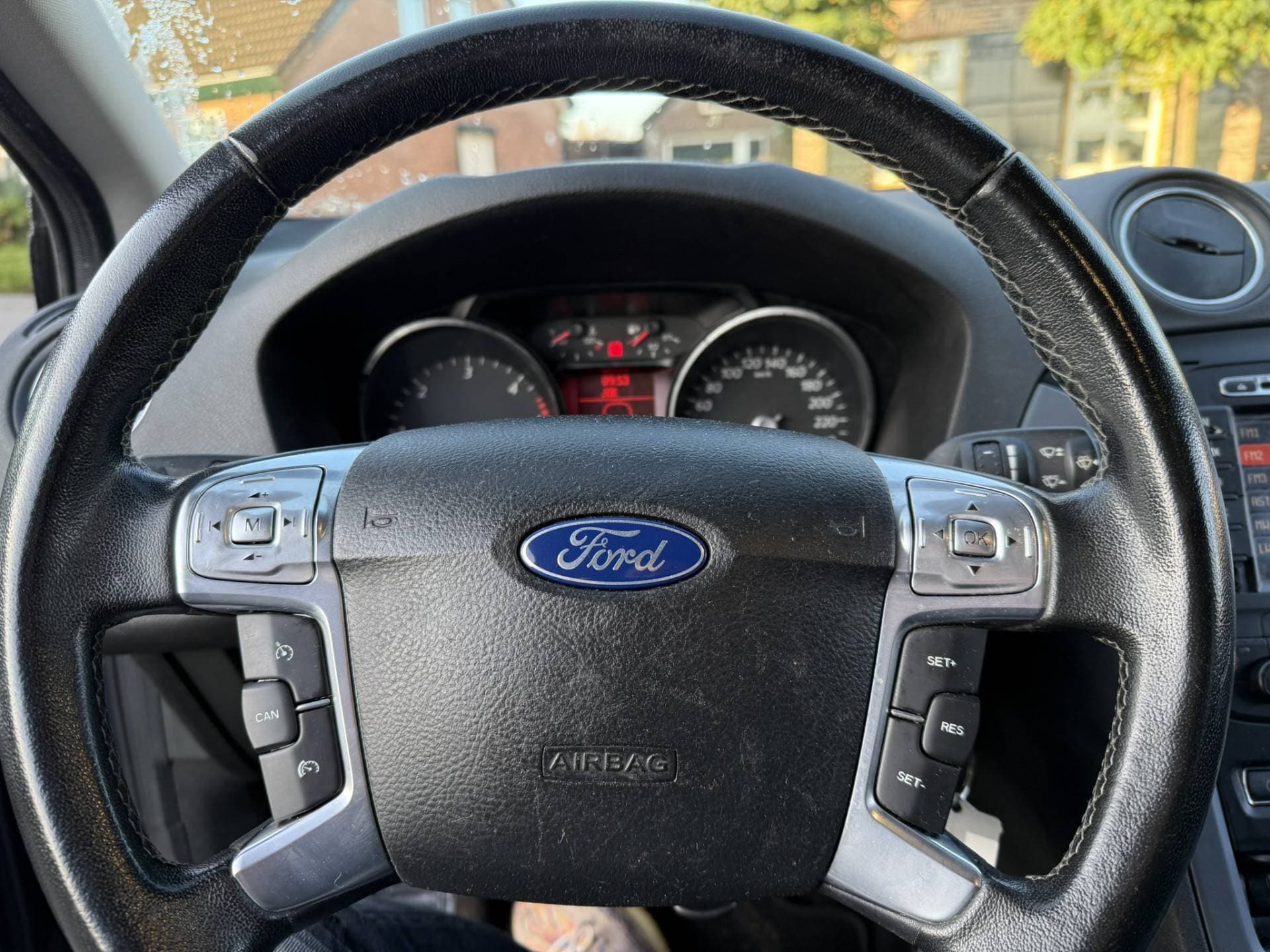 Ford Mondeo thumbnail 13