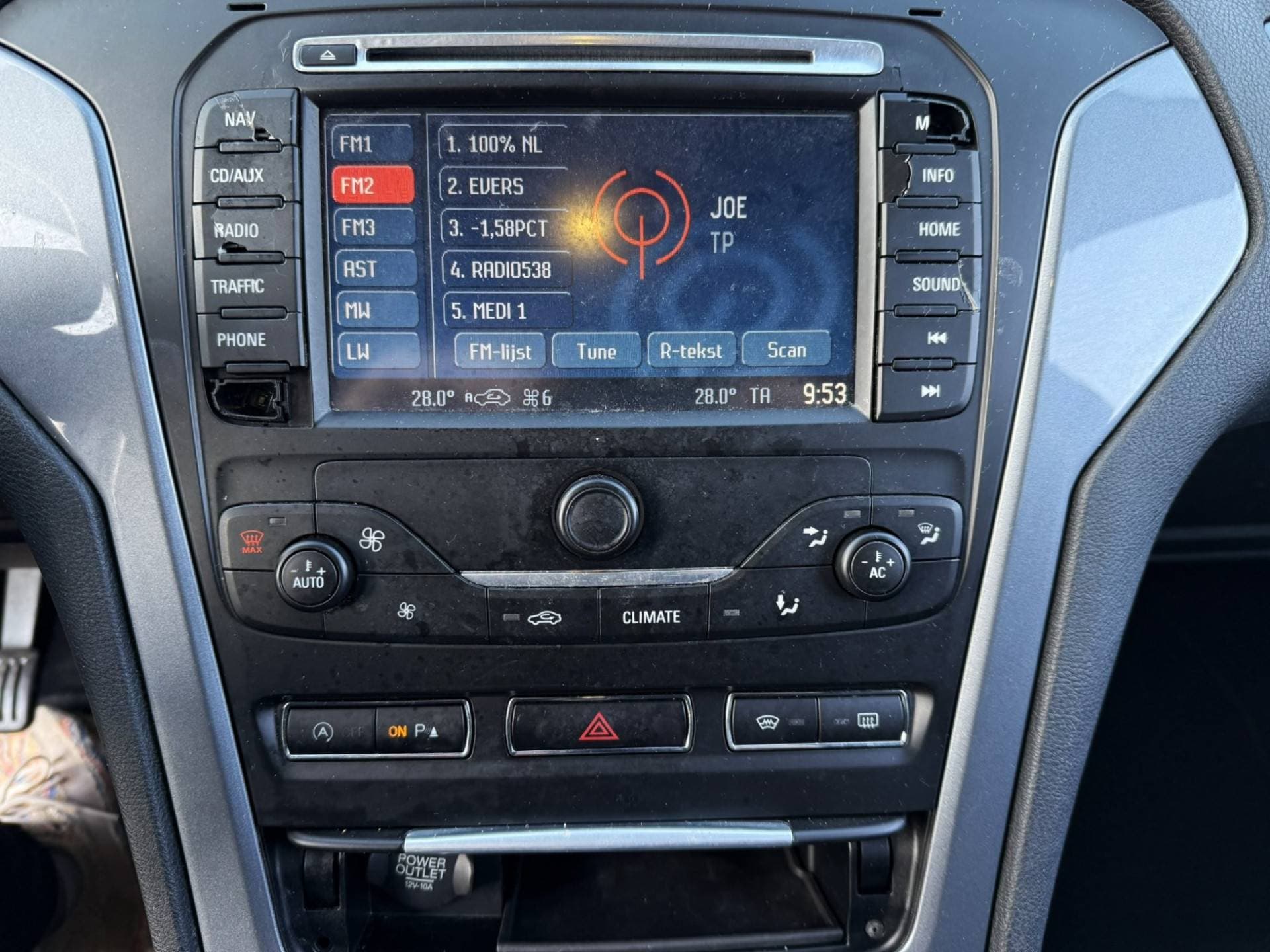 Ford Mondeo thumbnail 14