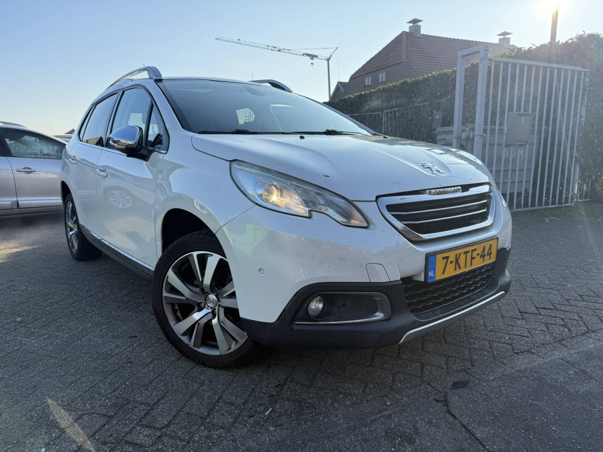 Peugeot 2008 thumbnail 2