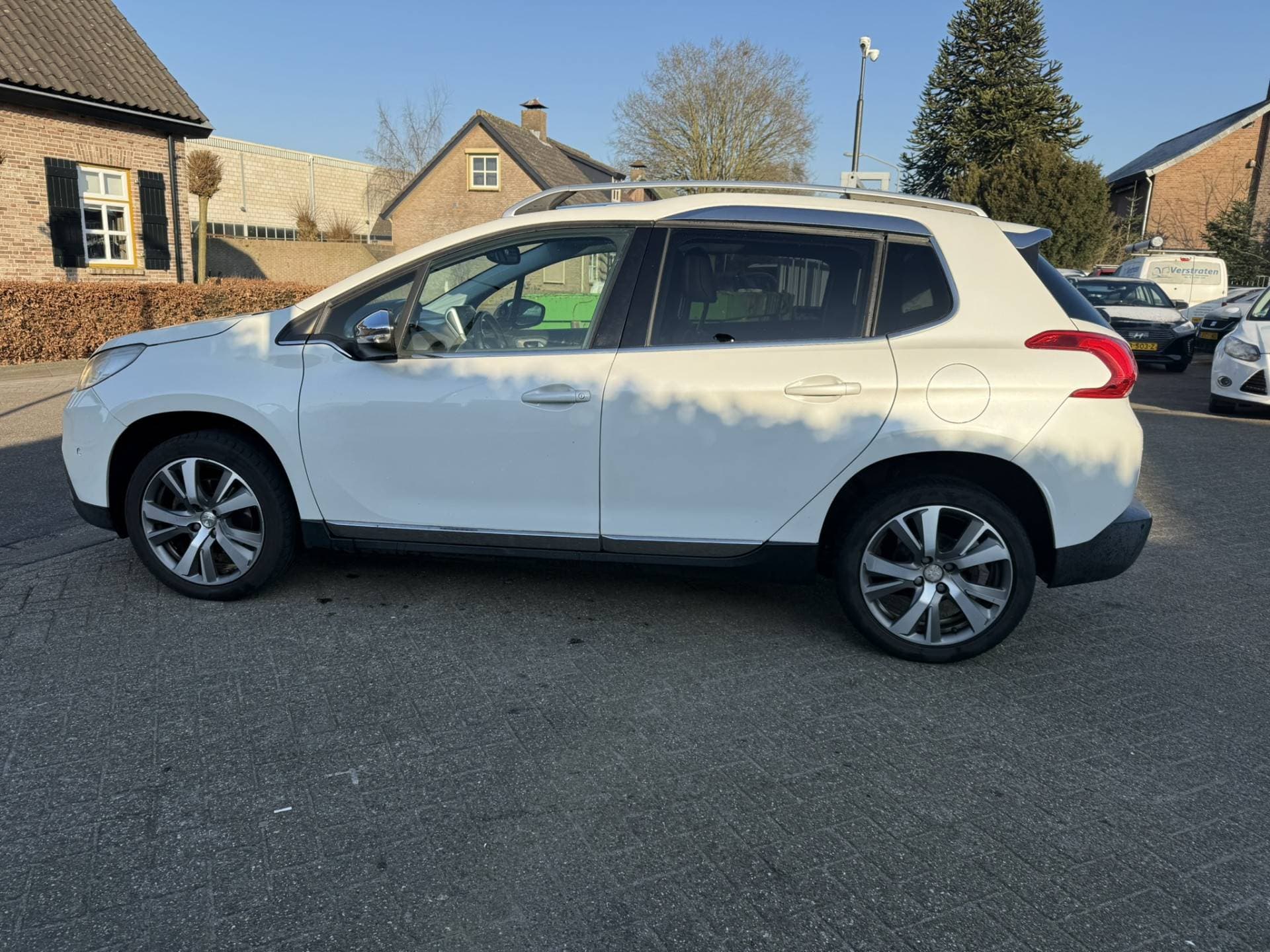 Peugeot 2008 thumbnail 4