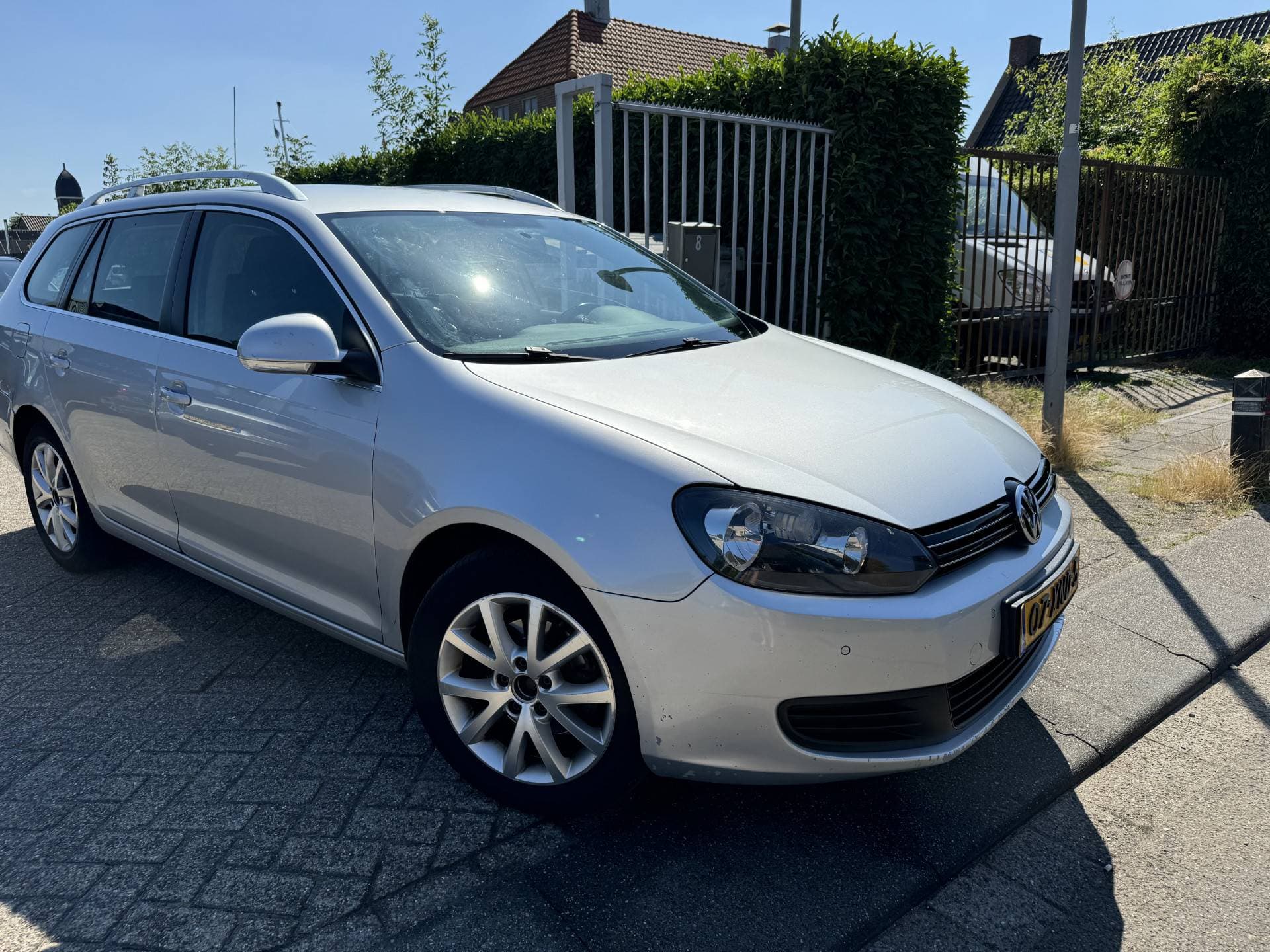 Volkswagen Golf thumbnail 3