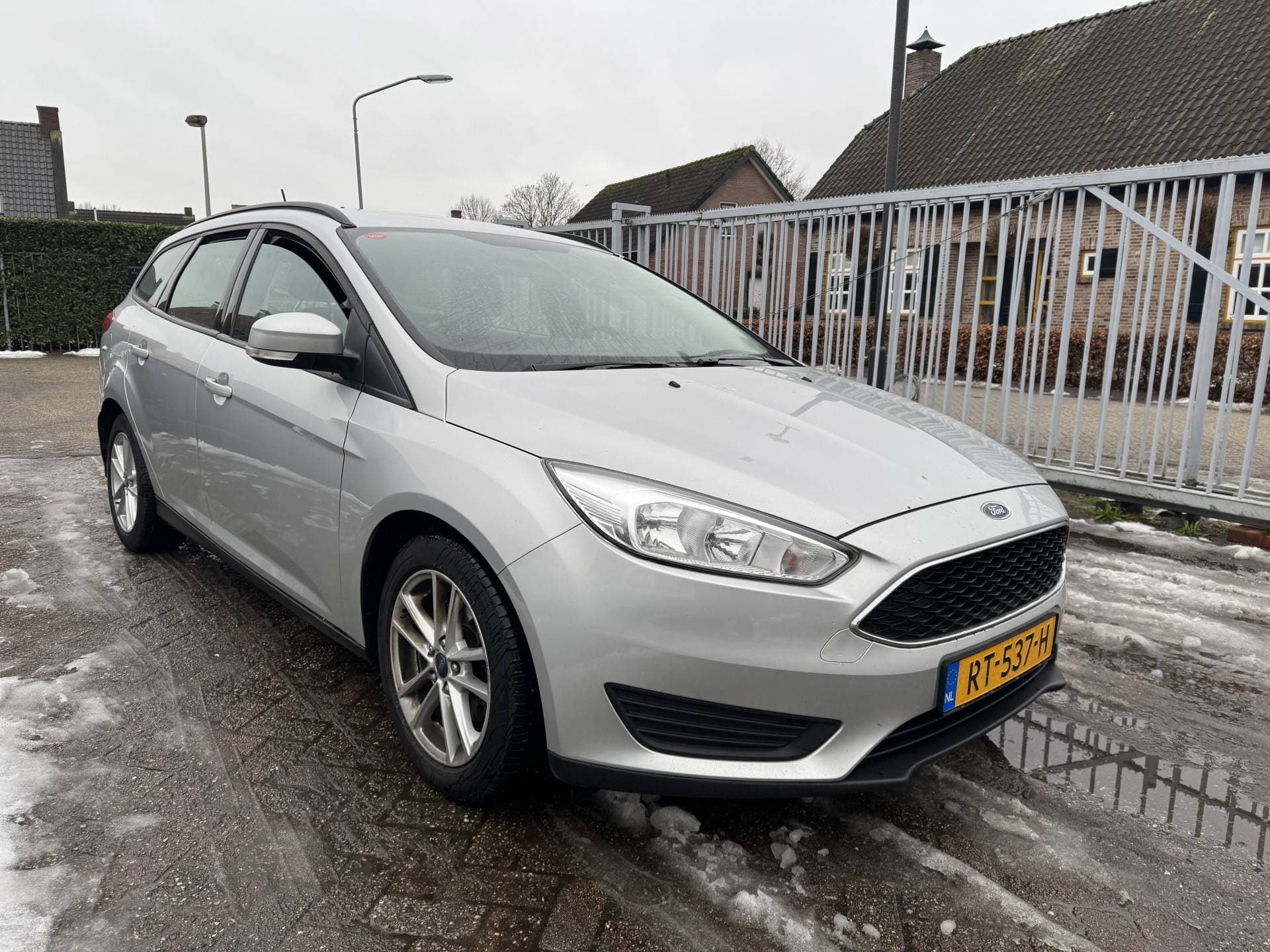 Ford Focus thumbnail 14