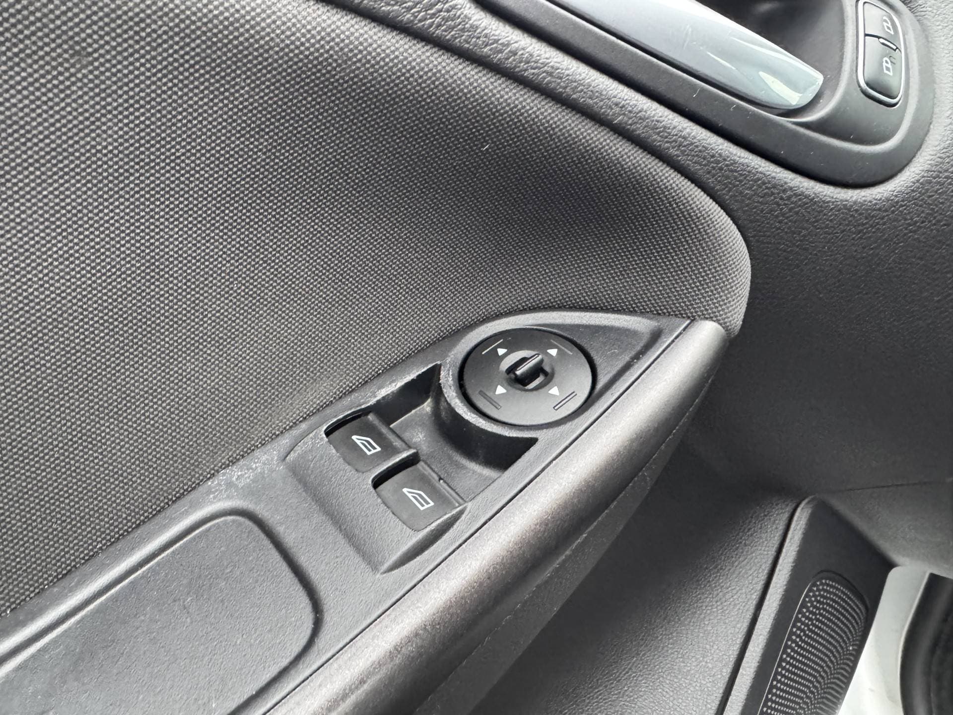 Ford Focus thumbnail 9