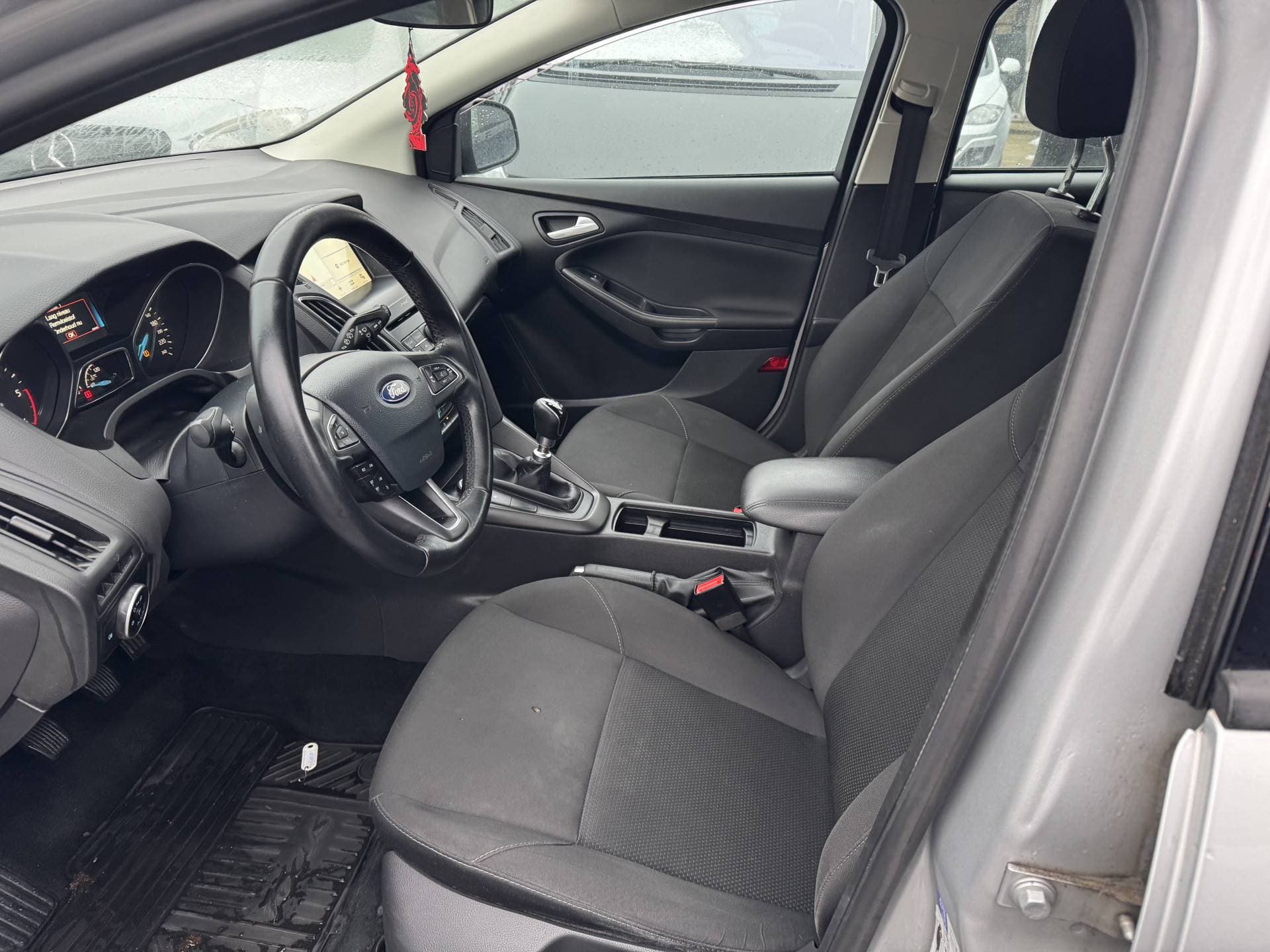 Ford Focus thumbnail 10