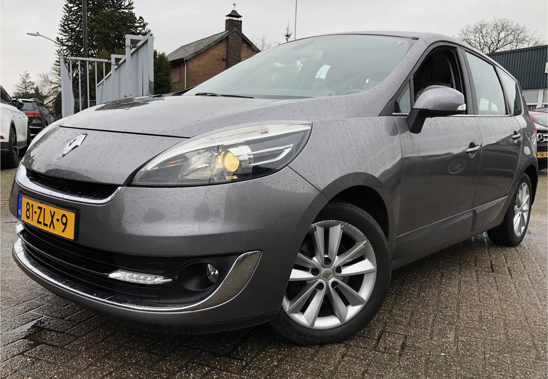 Renault Grand Scénic thumbnail 4