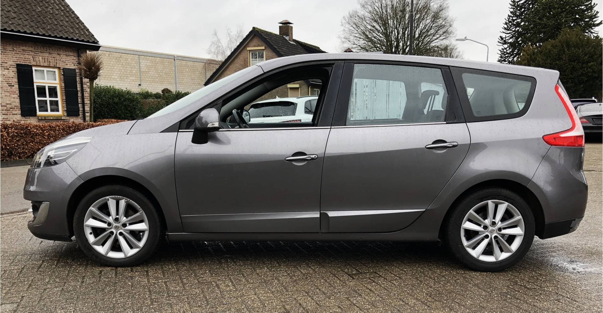 Renault Grand Scénic thumbnail 5