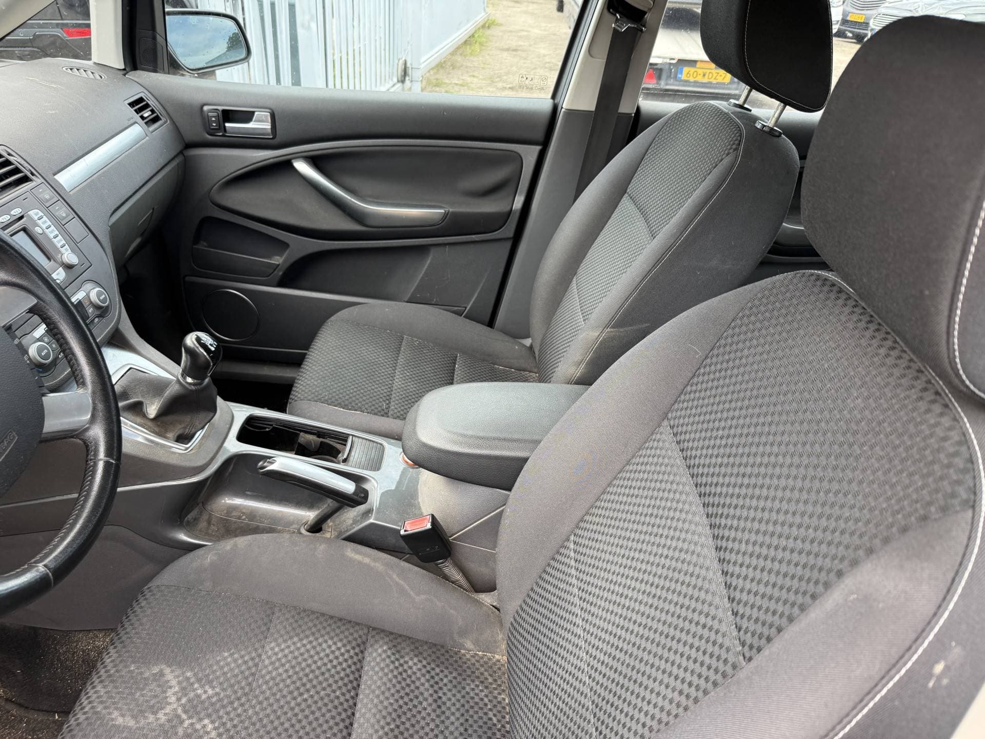 Ford C-MAX thumbnail 10