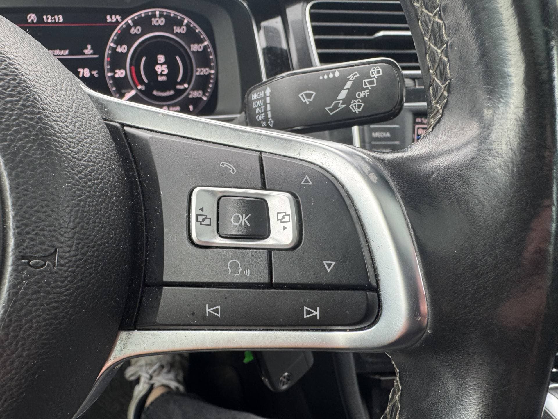 Volkswagen Golf 2.0 TDI GTD thumbnail 16