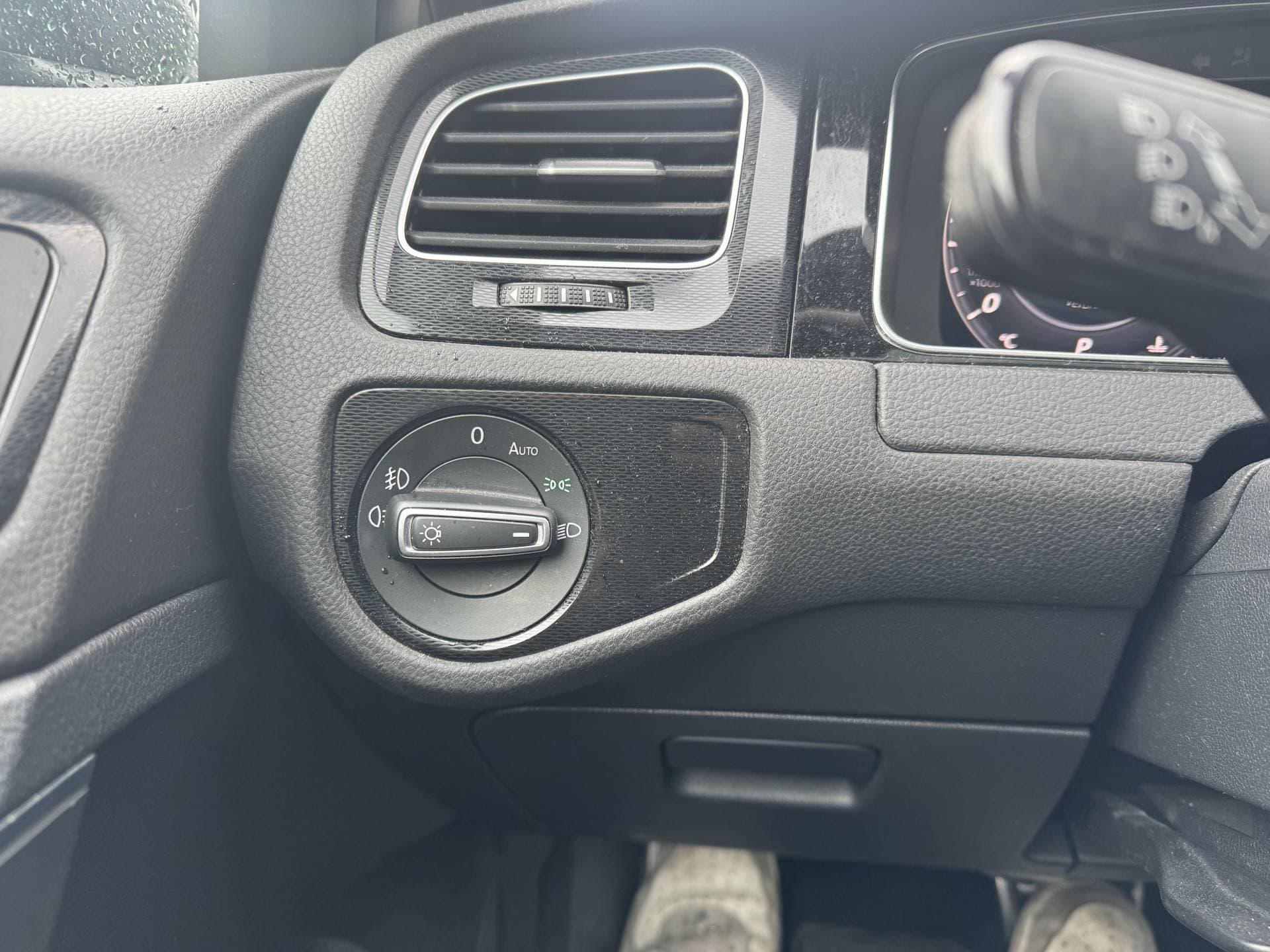 Volkswagen Golf 2.0 TDI GTD thumbnail 19