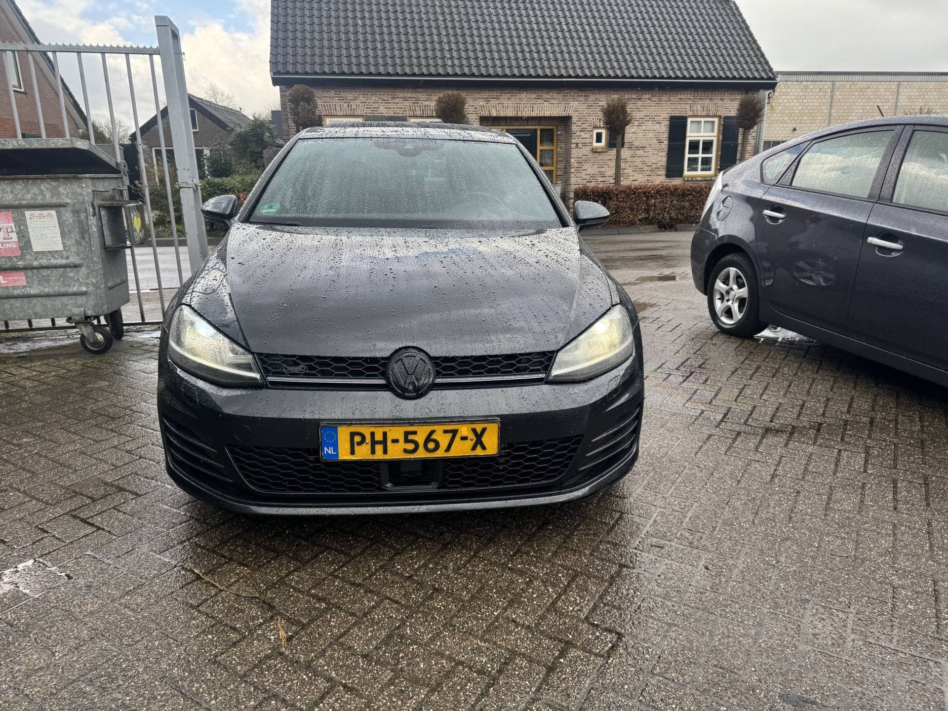 Volkswagen Golf 2.0 TDI GTD thumbnail 3