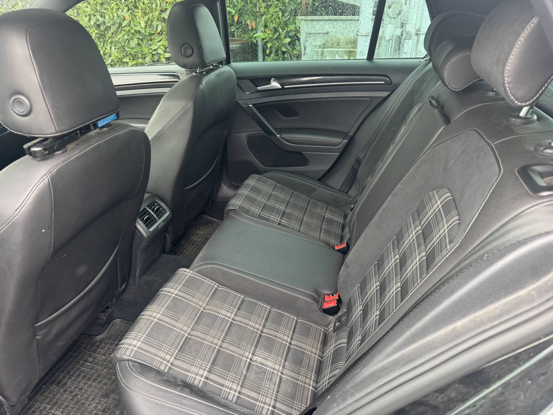 Volkswagen Golf 2.0 TDI GTD thumbnail 9