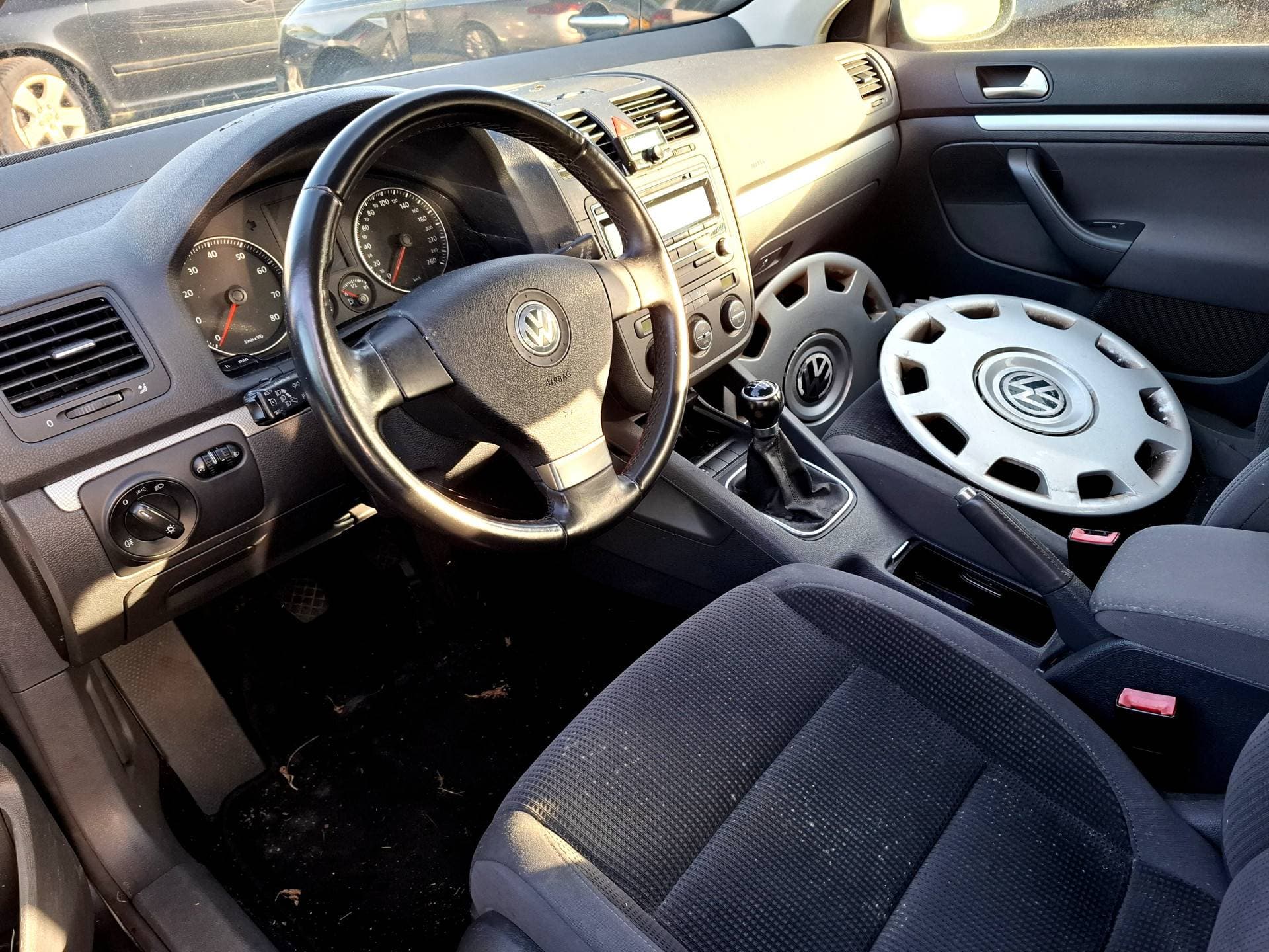 Volkswagen Golf thumbnail 4