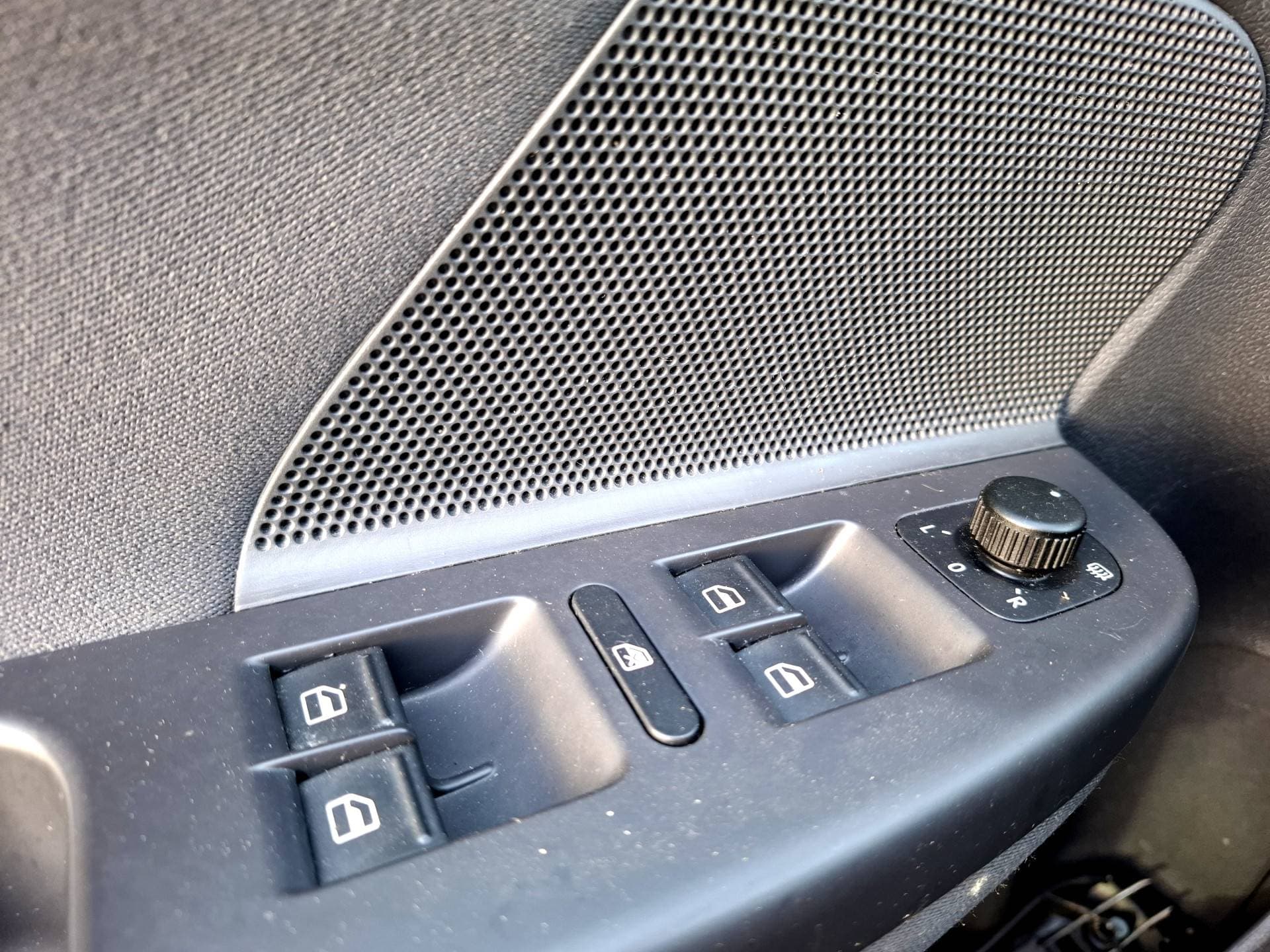 Volkswagen Golf thumbnail 8