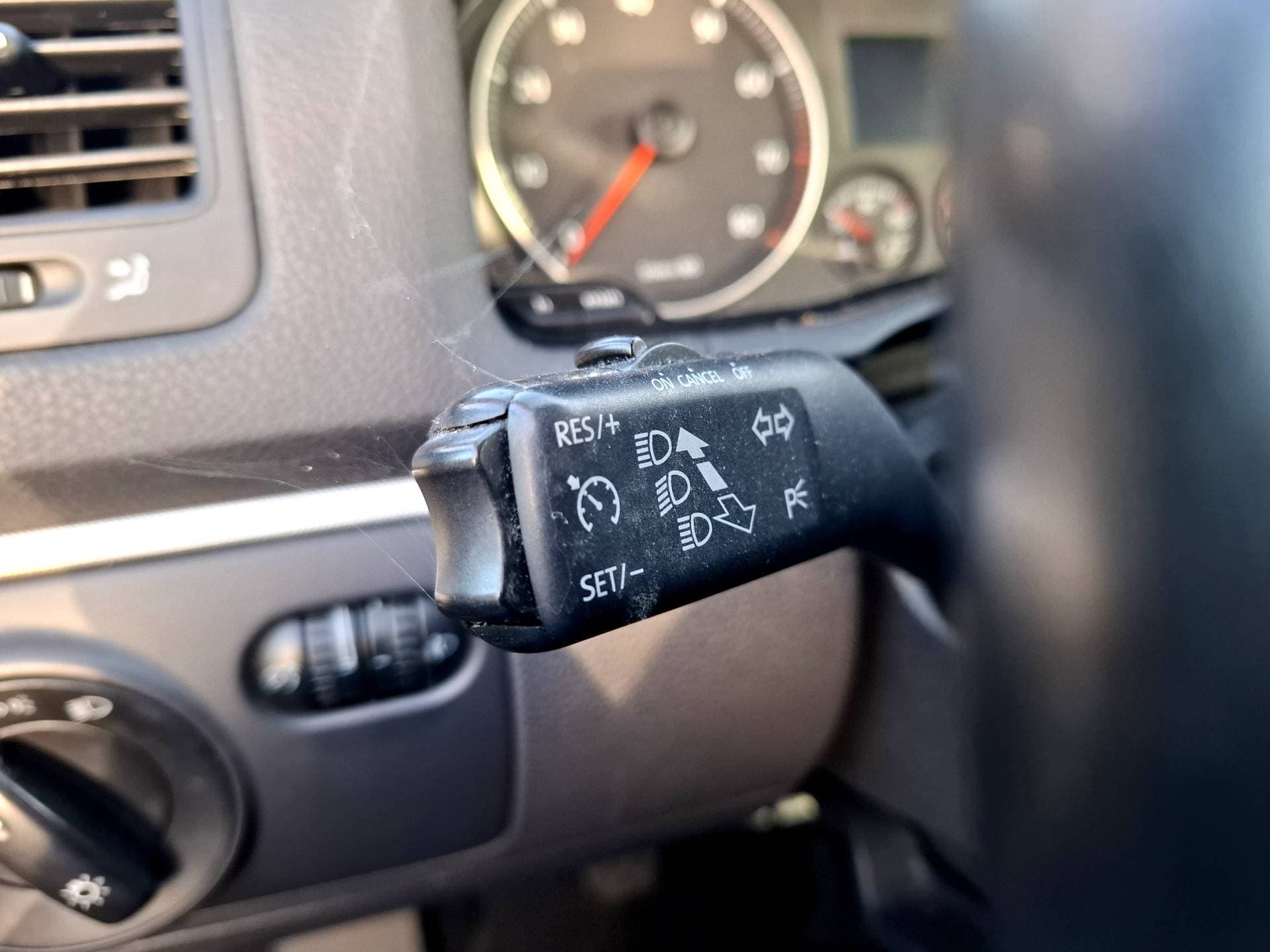 Volkswagen Golf thumbnail 9