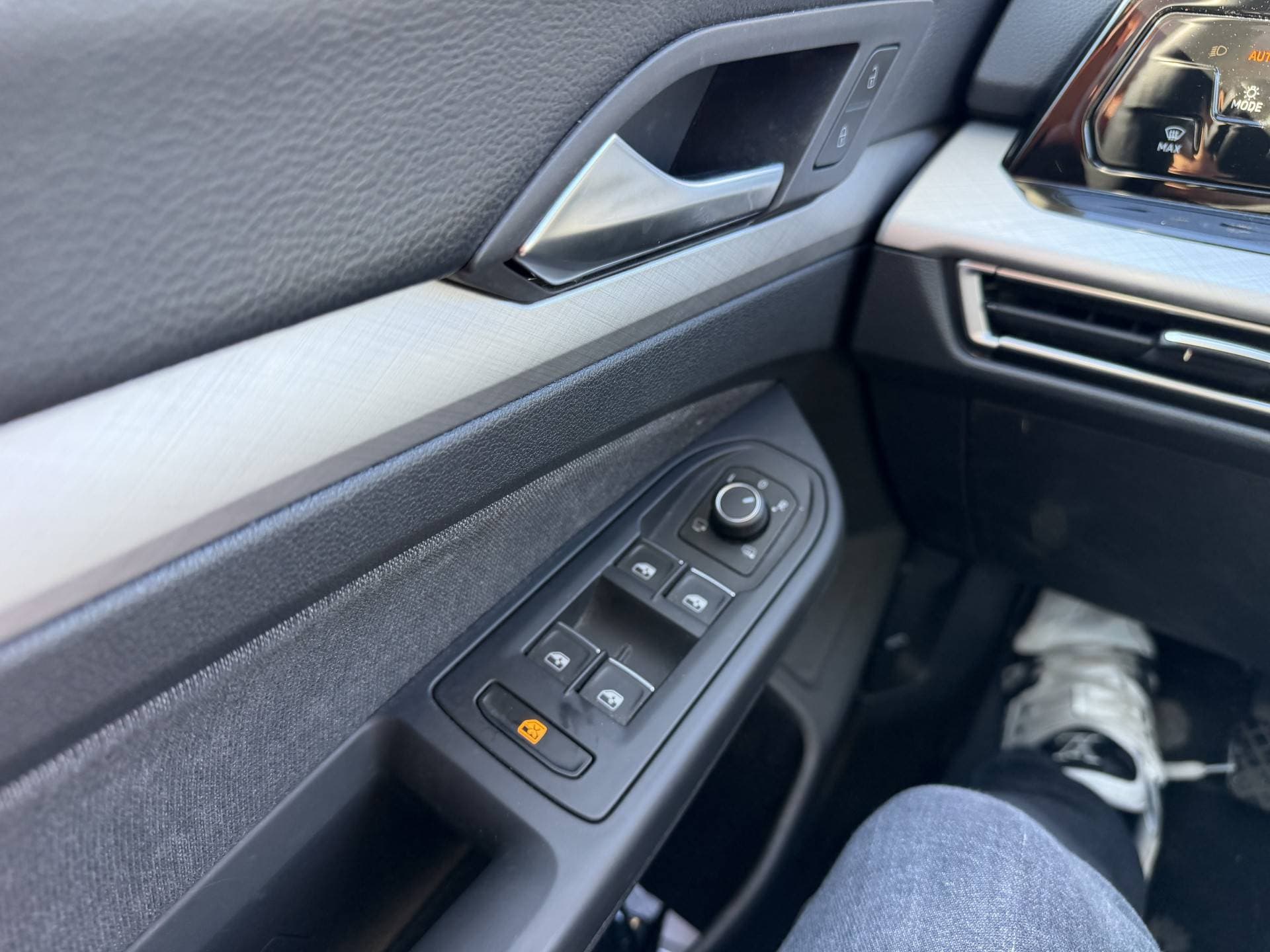 Volkswagen Golf 2.0 TDI Life Business thumbnail 11