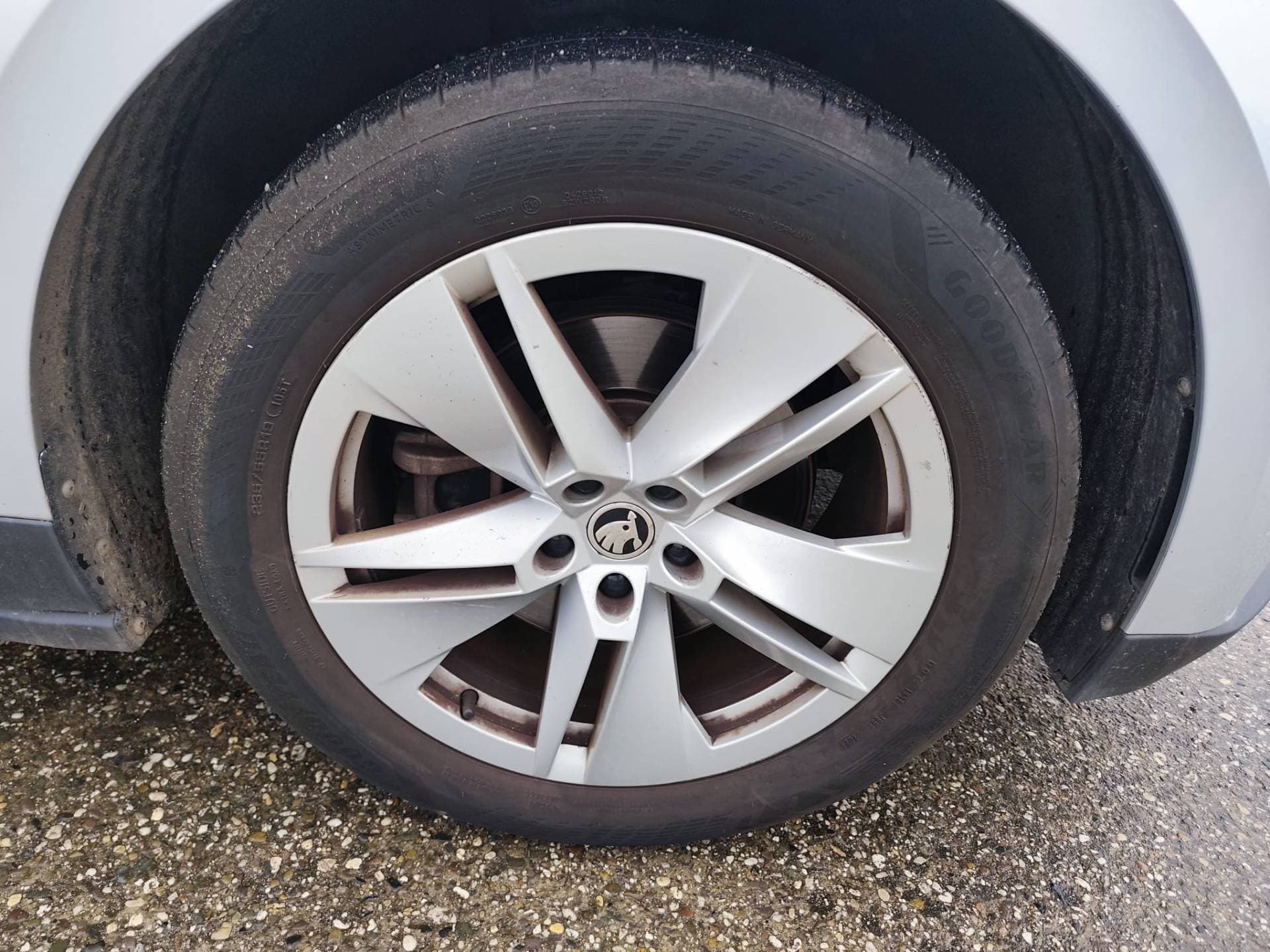 Skoda Enyaq iV thumbnail 11