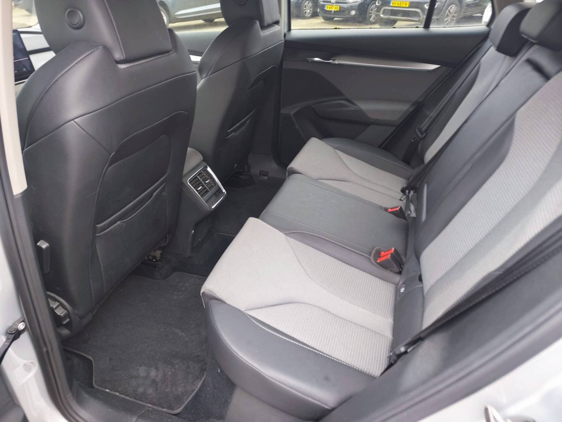 Skoda Enyaq iV thumbnail 12