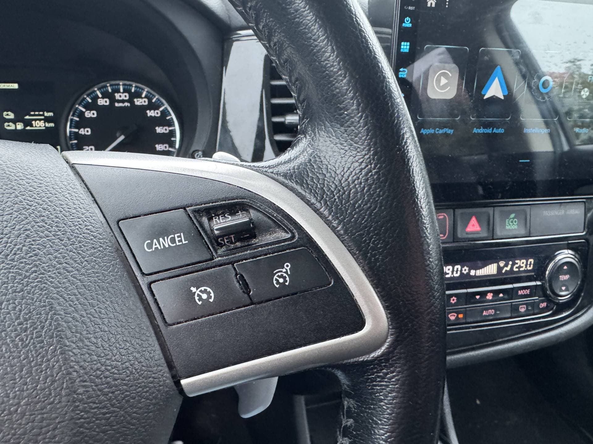 Mitsubishi Outlander thumbnail 13