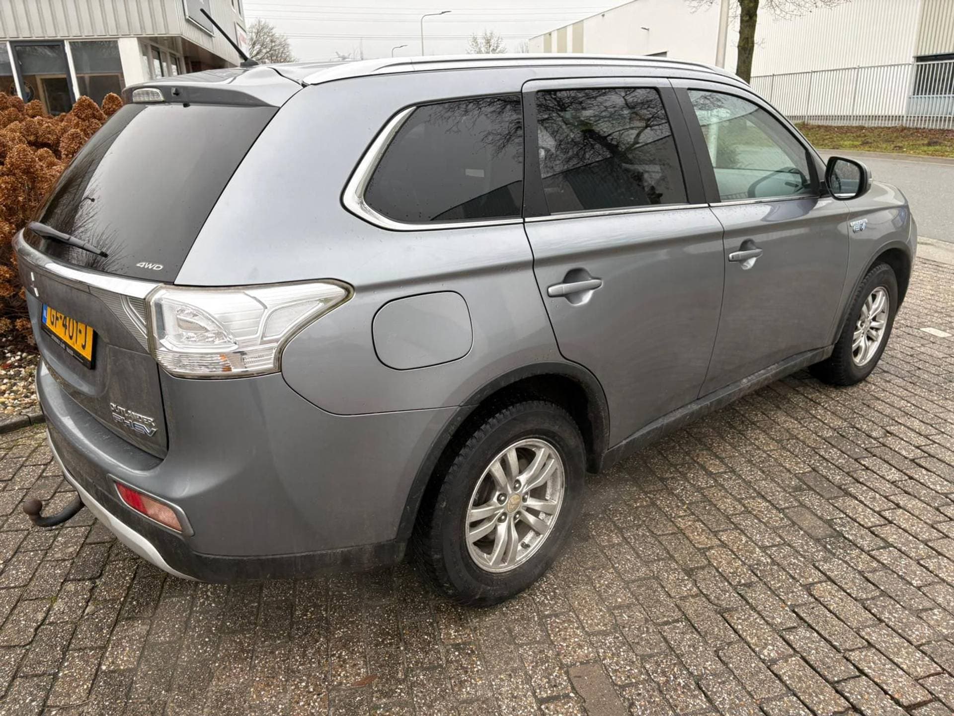 Mitsubishi Outlander thumbnail 8