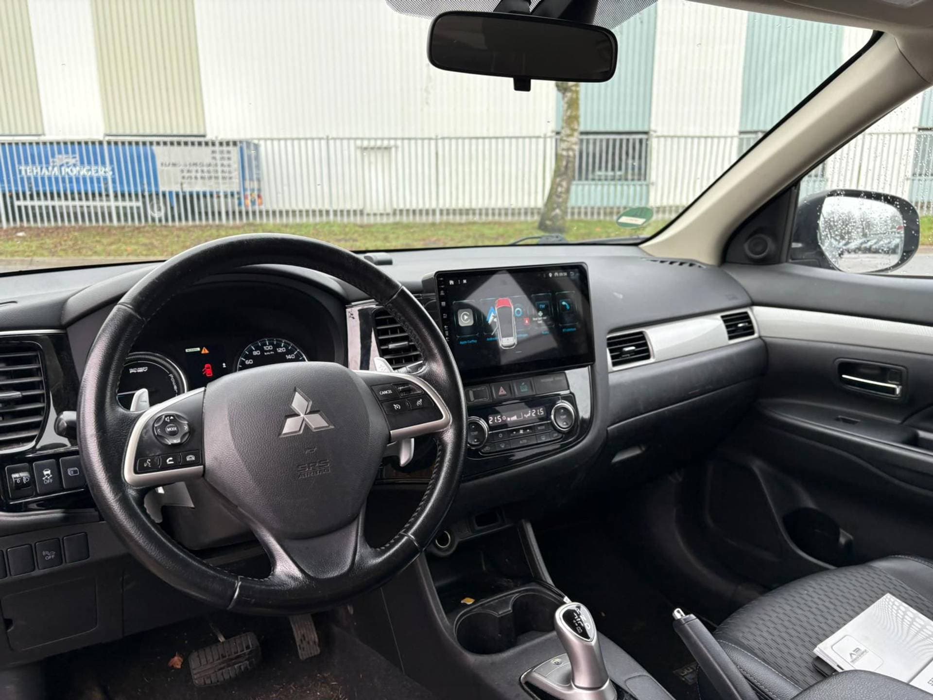 Mitsubishi Outlander thumbnail 10