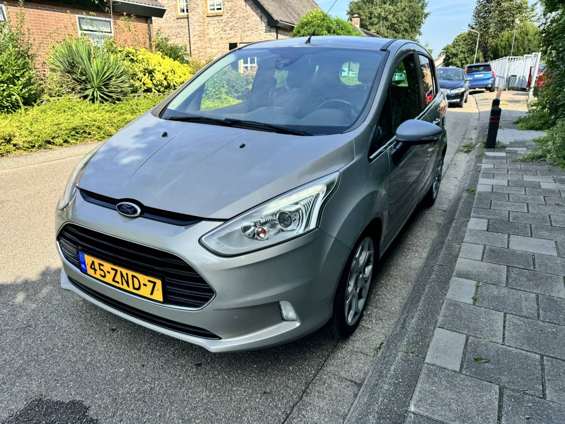 Ford B-MAX thumbnail 4