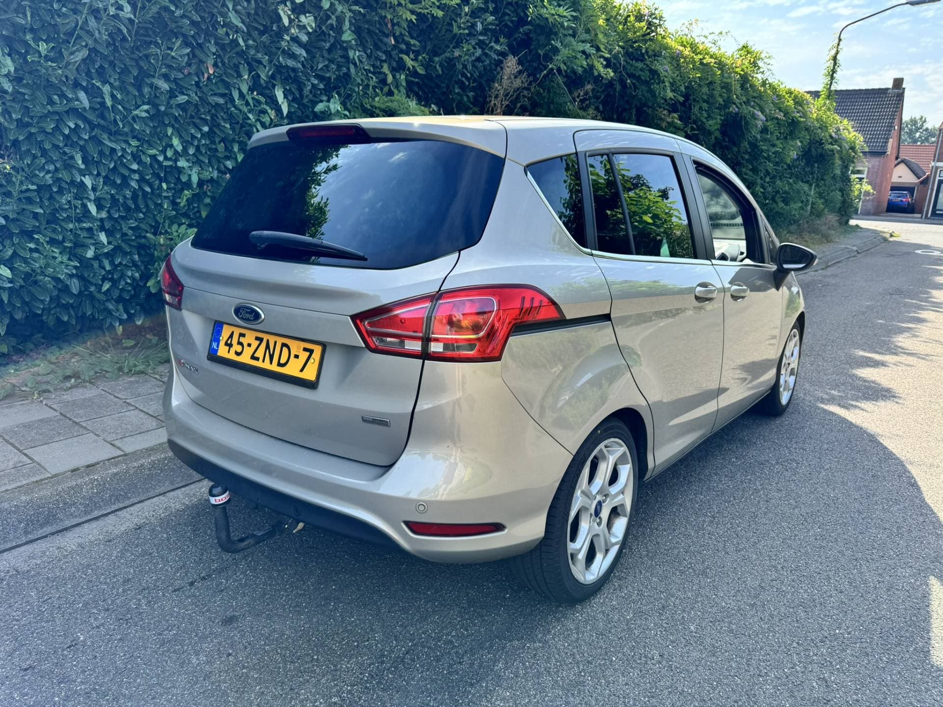 Ford B-MAX thumbnail 7