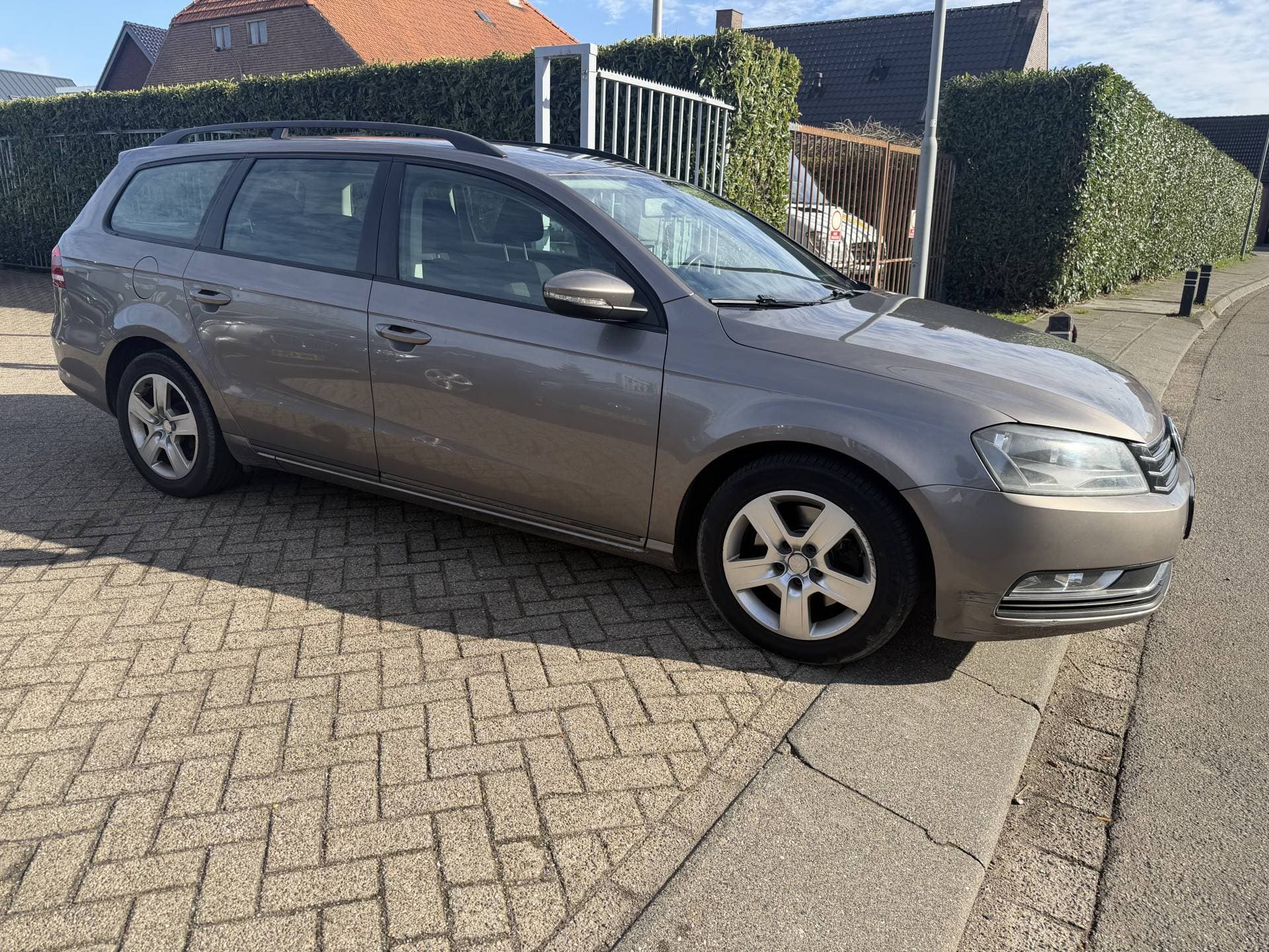 Volkswagen Passat thumbnail 3