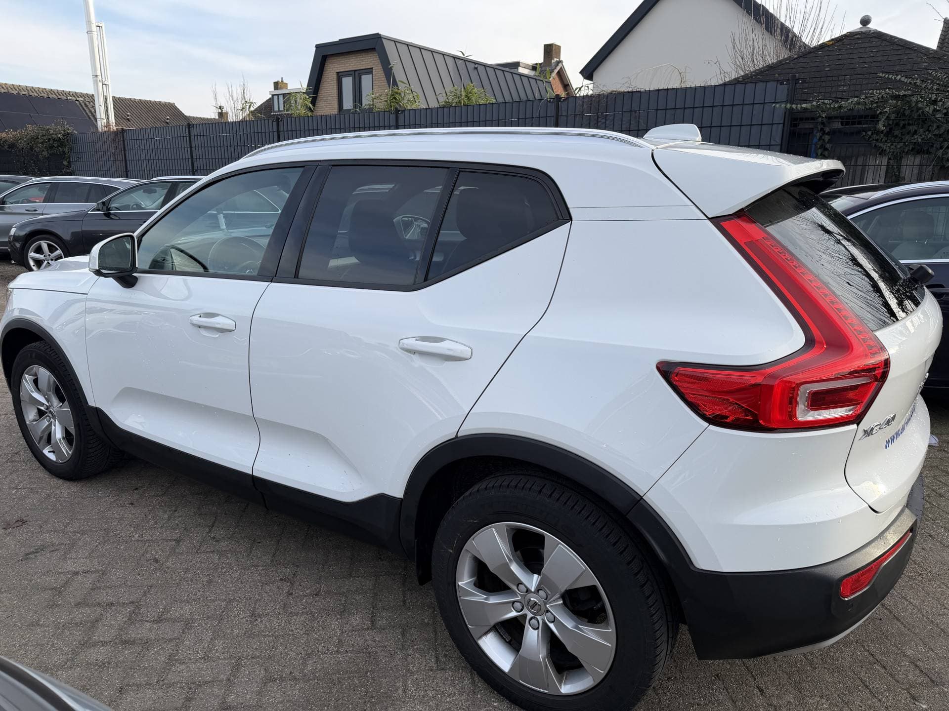 Volvo XC40 thumbnail 4
