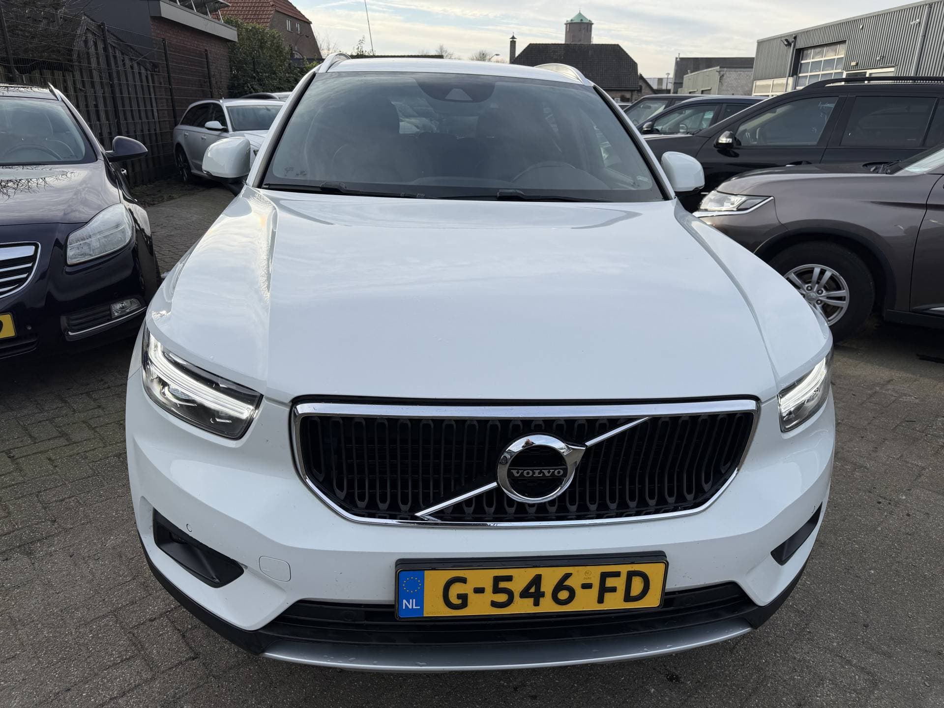 Volvo XC40 thumbnail 5