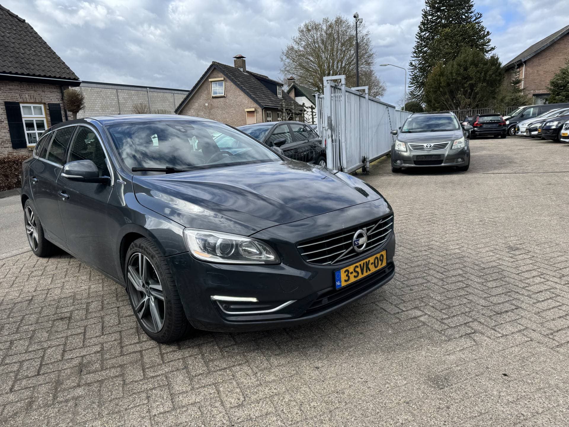 Volvo V60 thumbnail 2