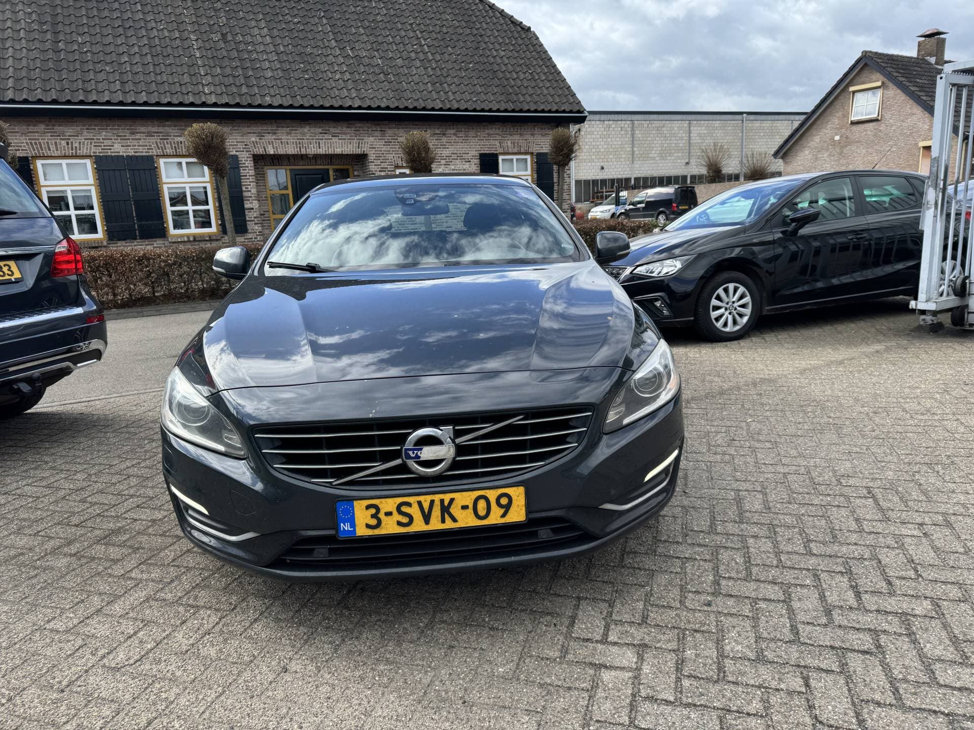 Volvo V60 thumbnail 5