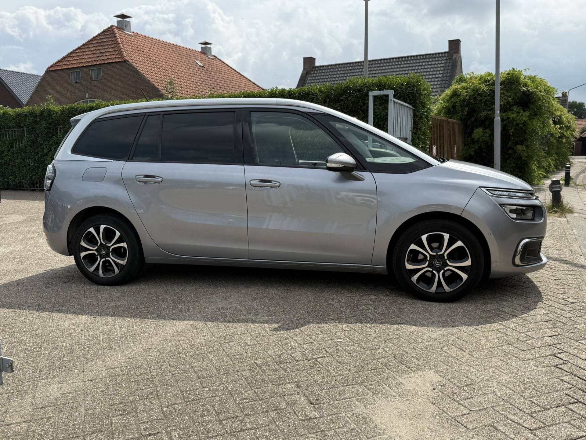 Citroen Grand C4 Spacetourer thumbnail 11