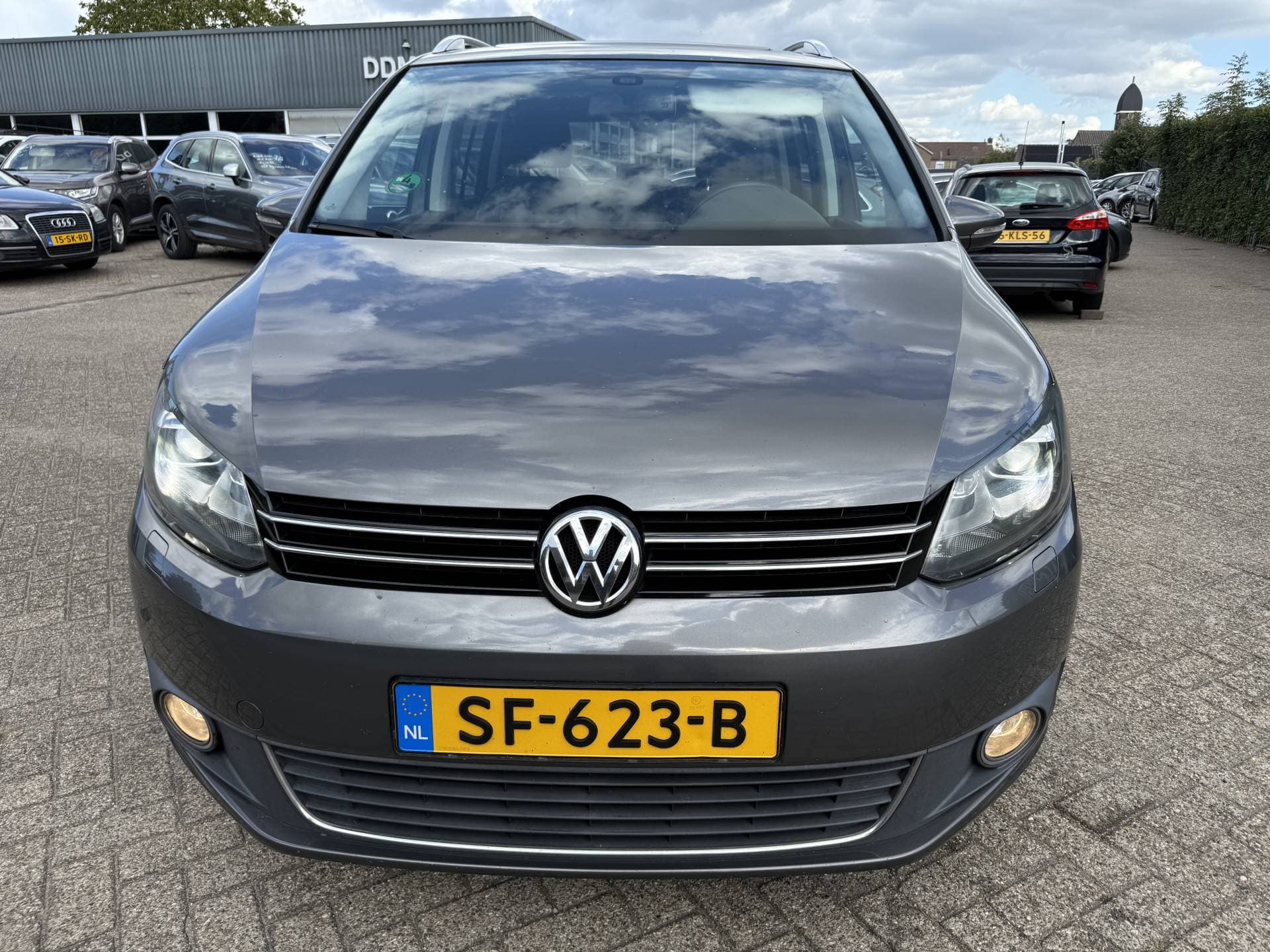 Volkswagen Touran thumbnail 7