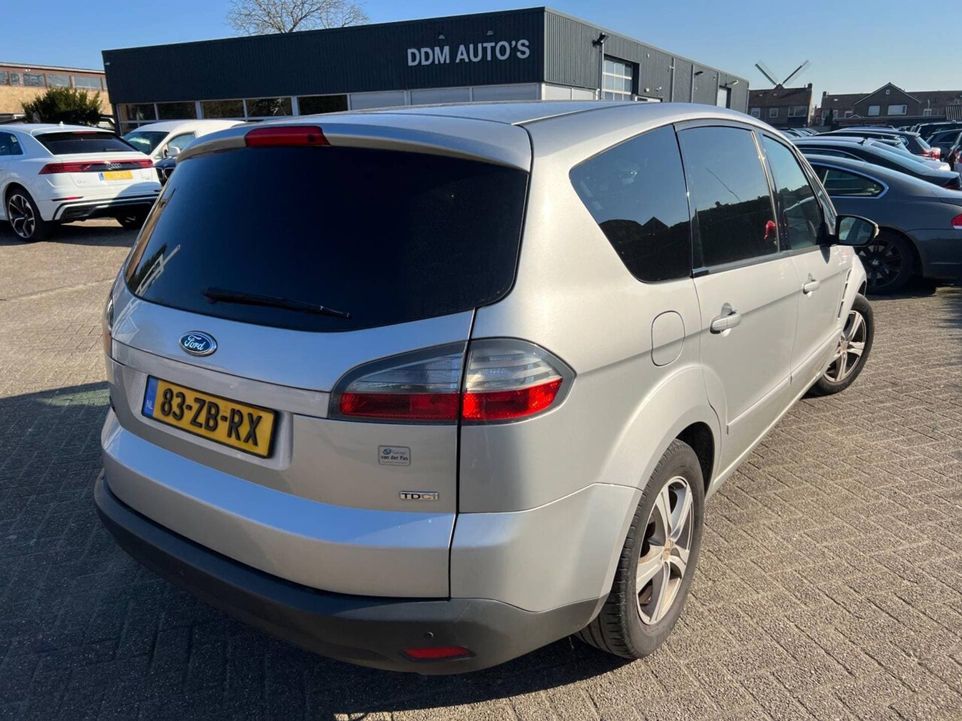 Ford S-Max thumbnail 2