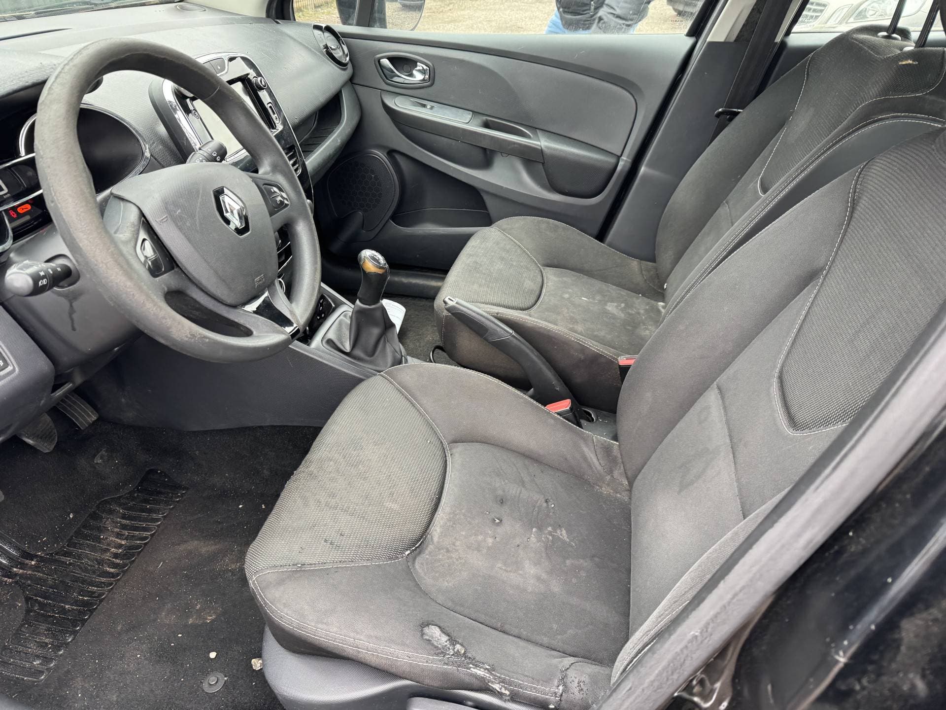 Renault Clio thumbnail 3