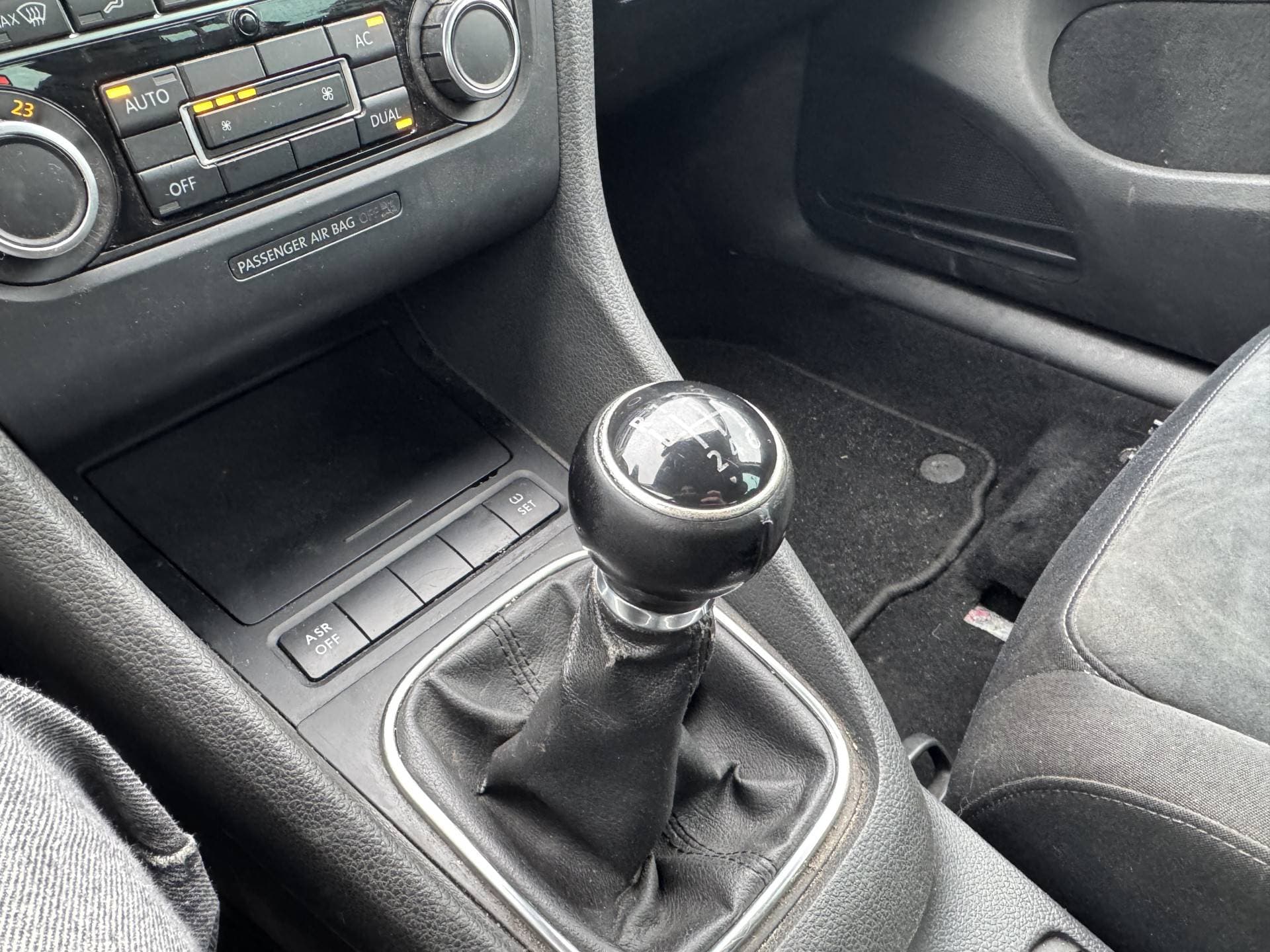 Volkswagen Golf thumbnail 12