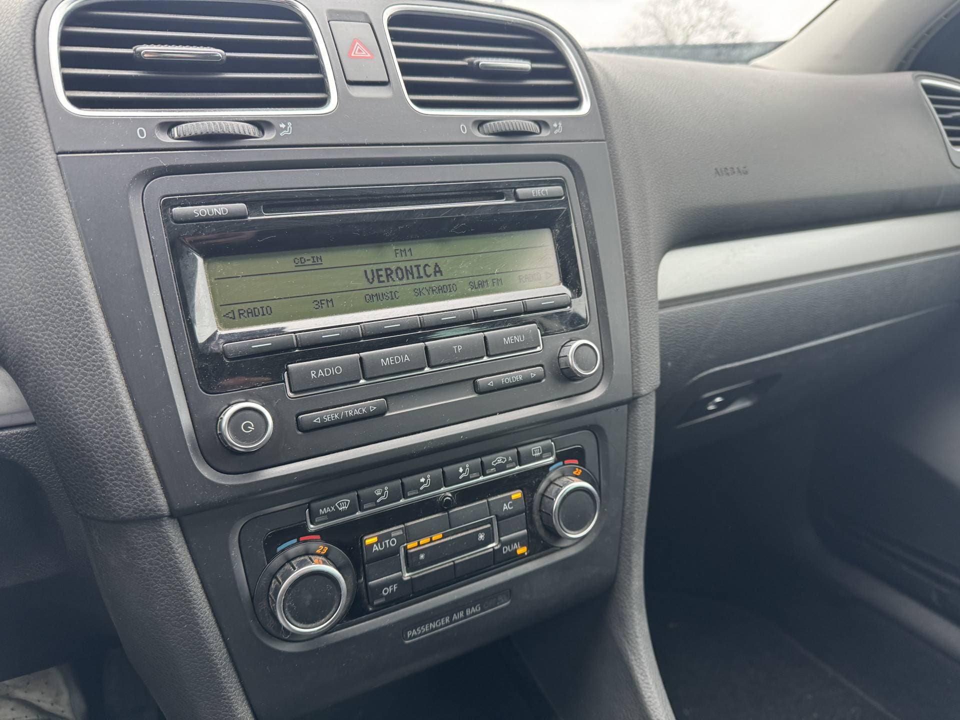 Volkswagen Golf thumbnail 14