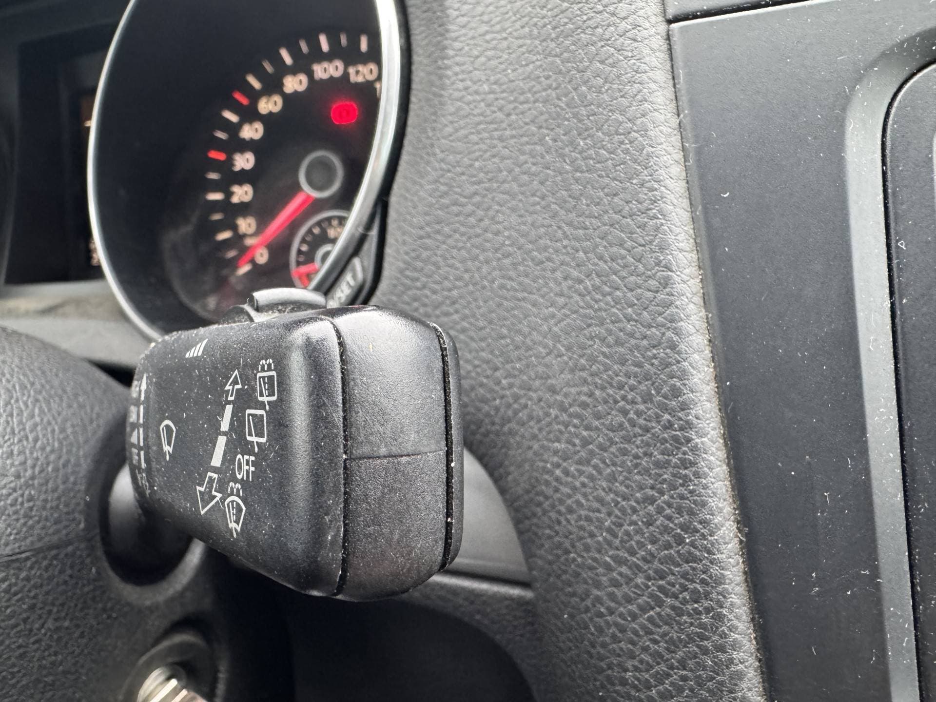 Volkswagen Golf thumbnail 6