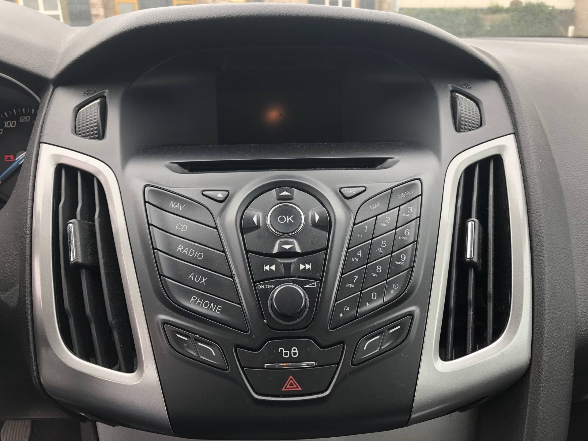 Ford Focus thumbnail 14