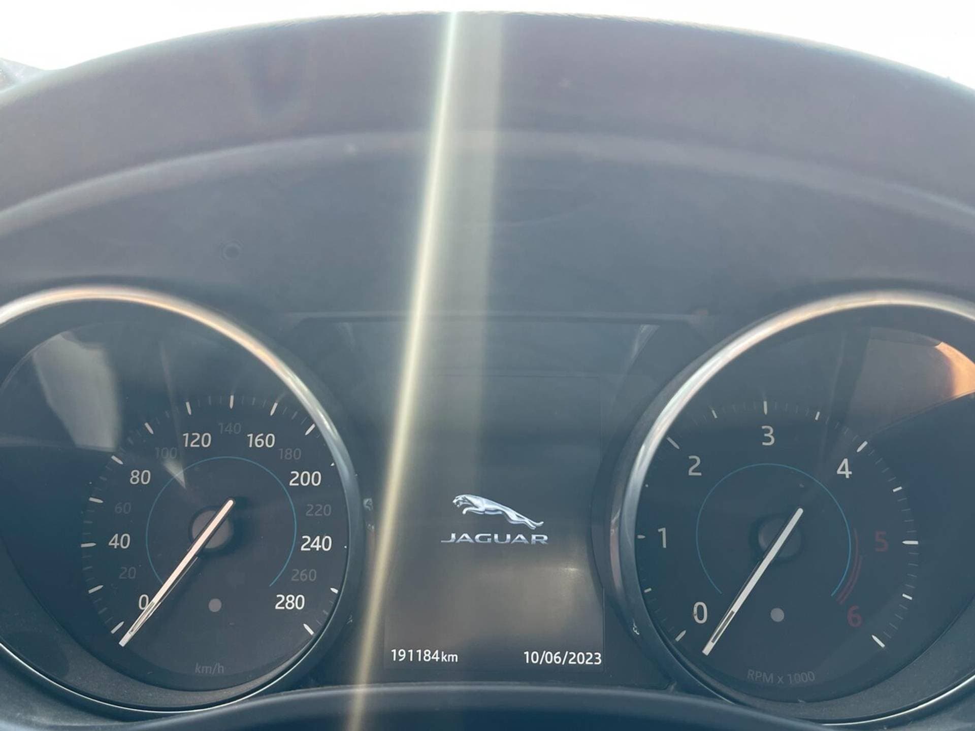 Jaguar XE 2.0 D Pure thumbnail 5