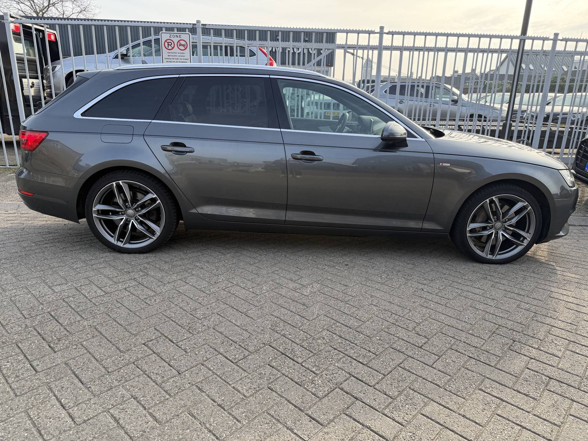 Audi A4 Avant 3.0 TDI quattro Sport Pro Line S thumbnail 6