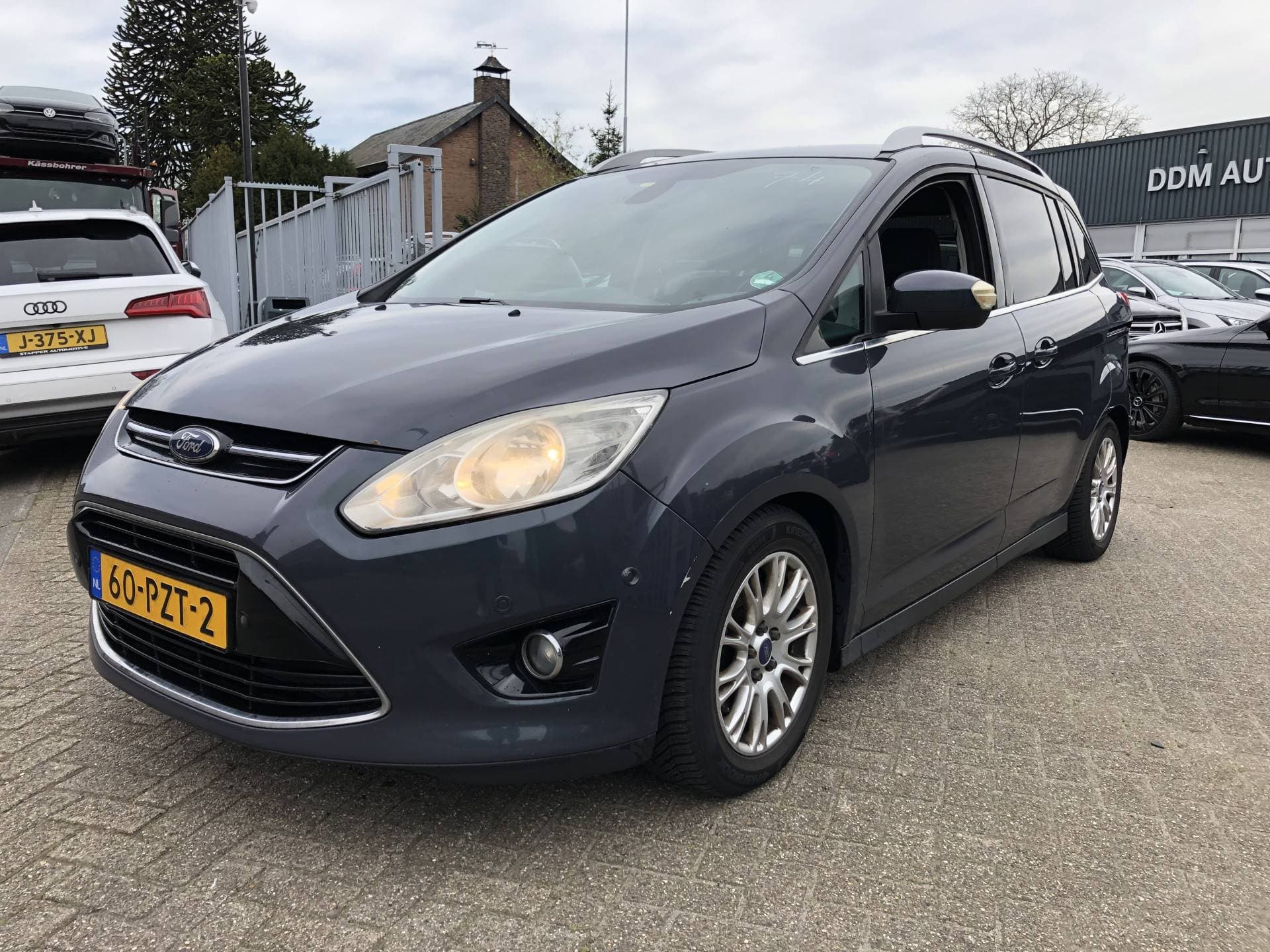 Ford Grand C-Max thumbnail 2