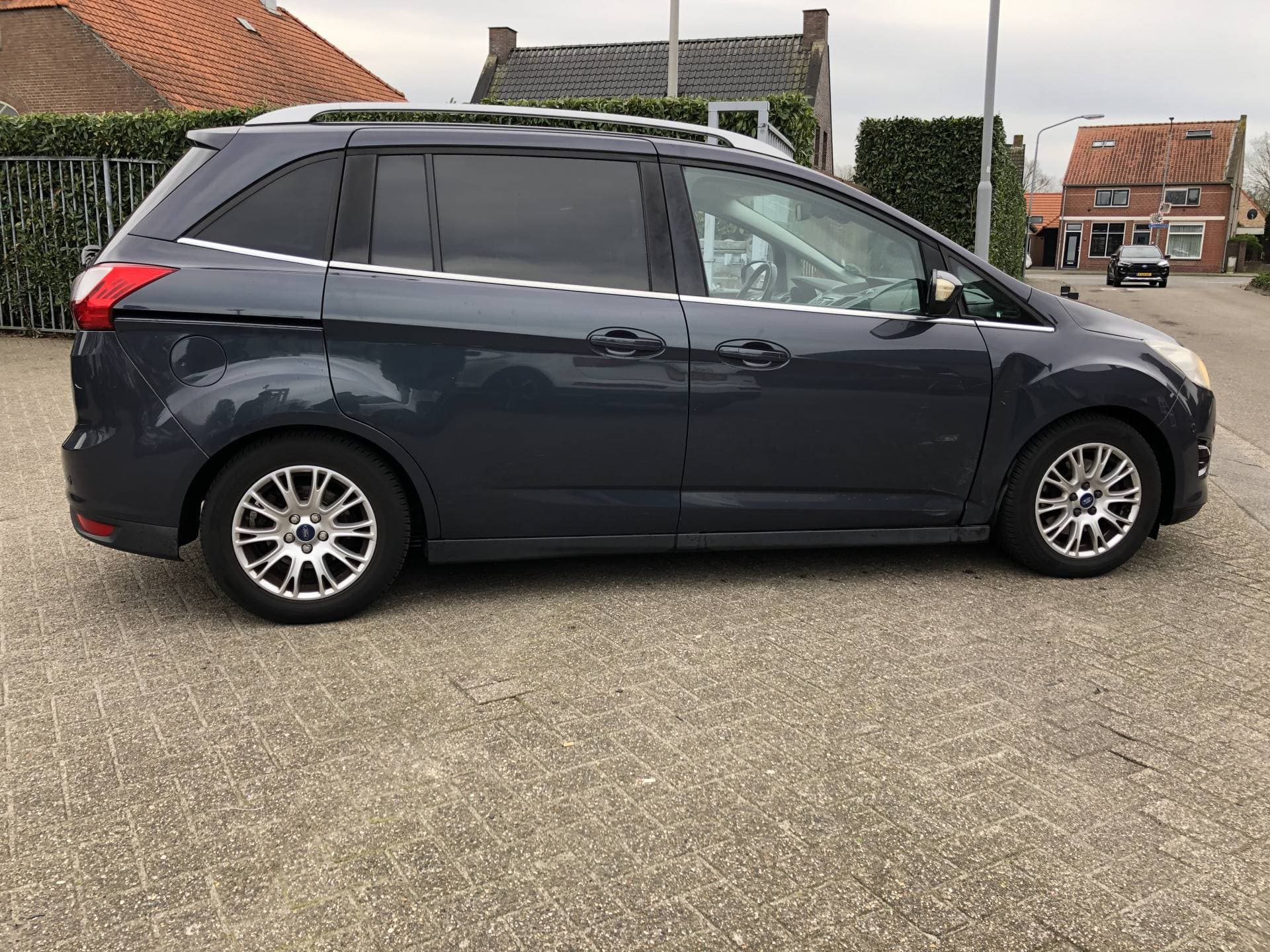 Ford Grand C-Max thumbnail 6