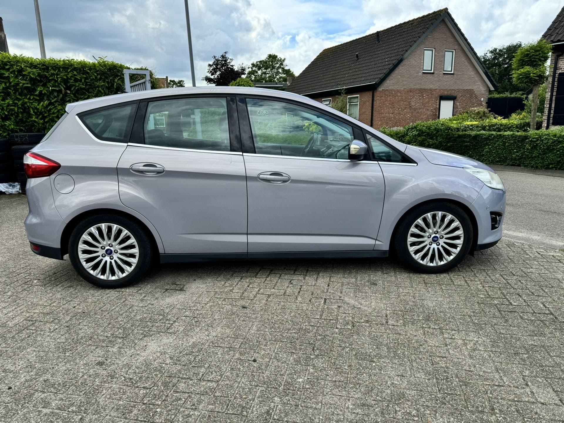 Ford C-MAX thumbnail 6