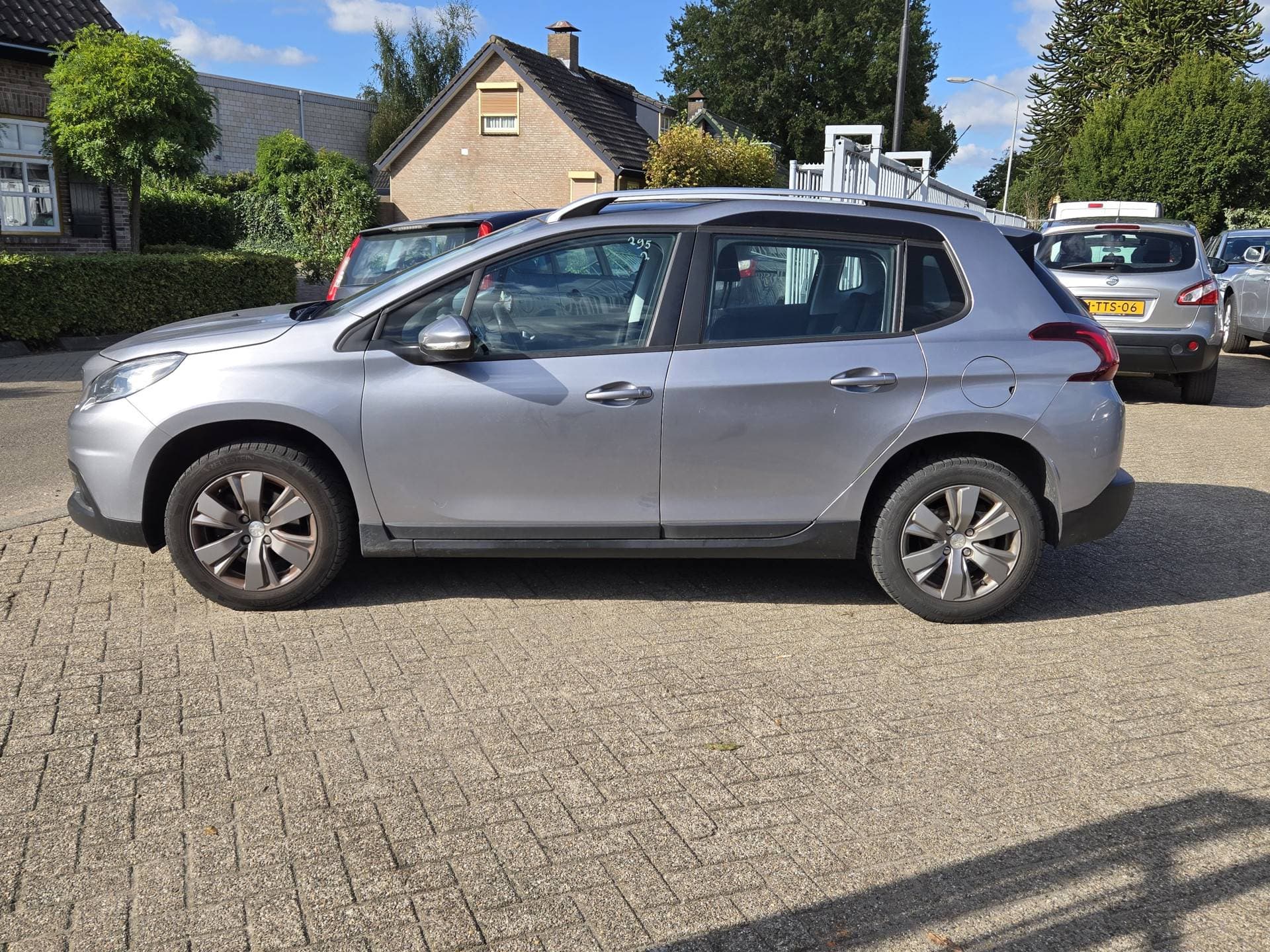 Peugeot 2008 thumbnail 5