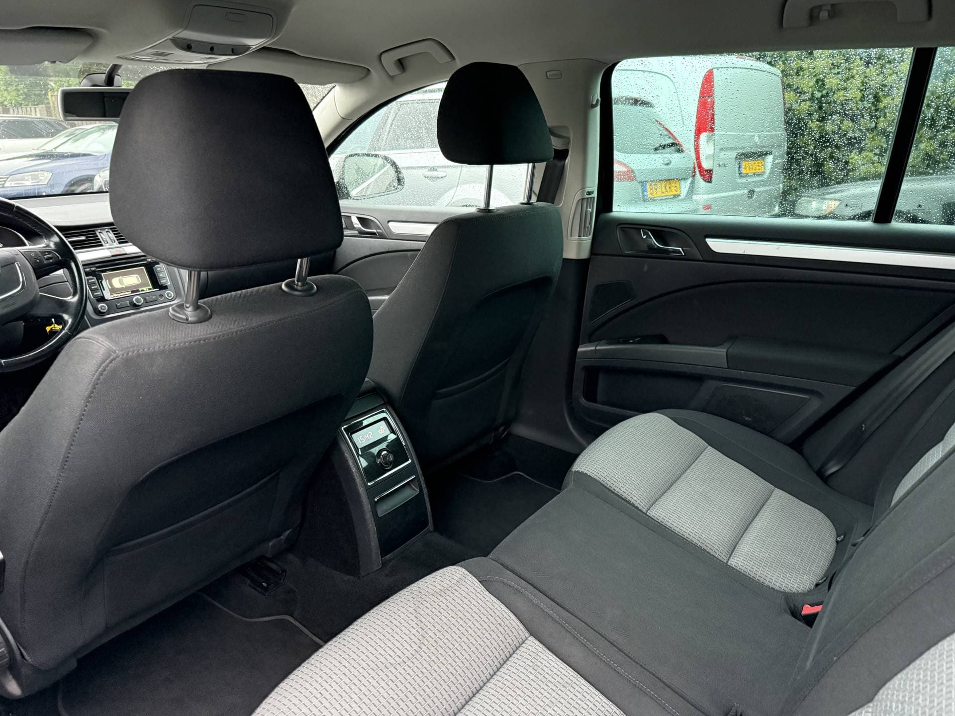 Skoda Superb thumbnail 10