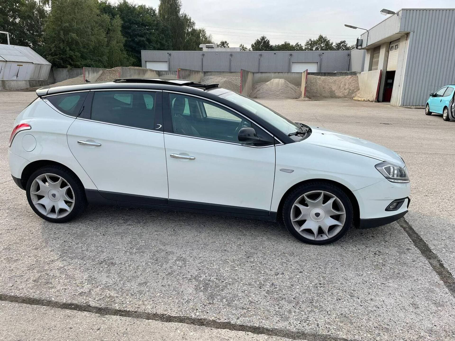 Lancia Delta thumbnail 2